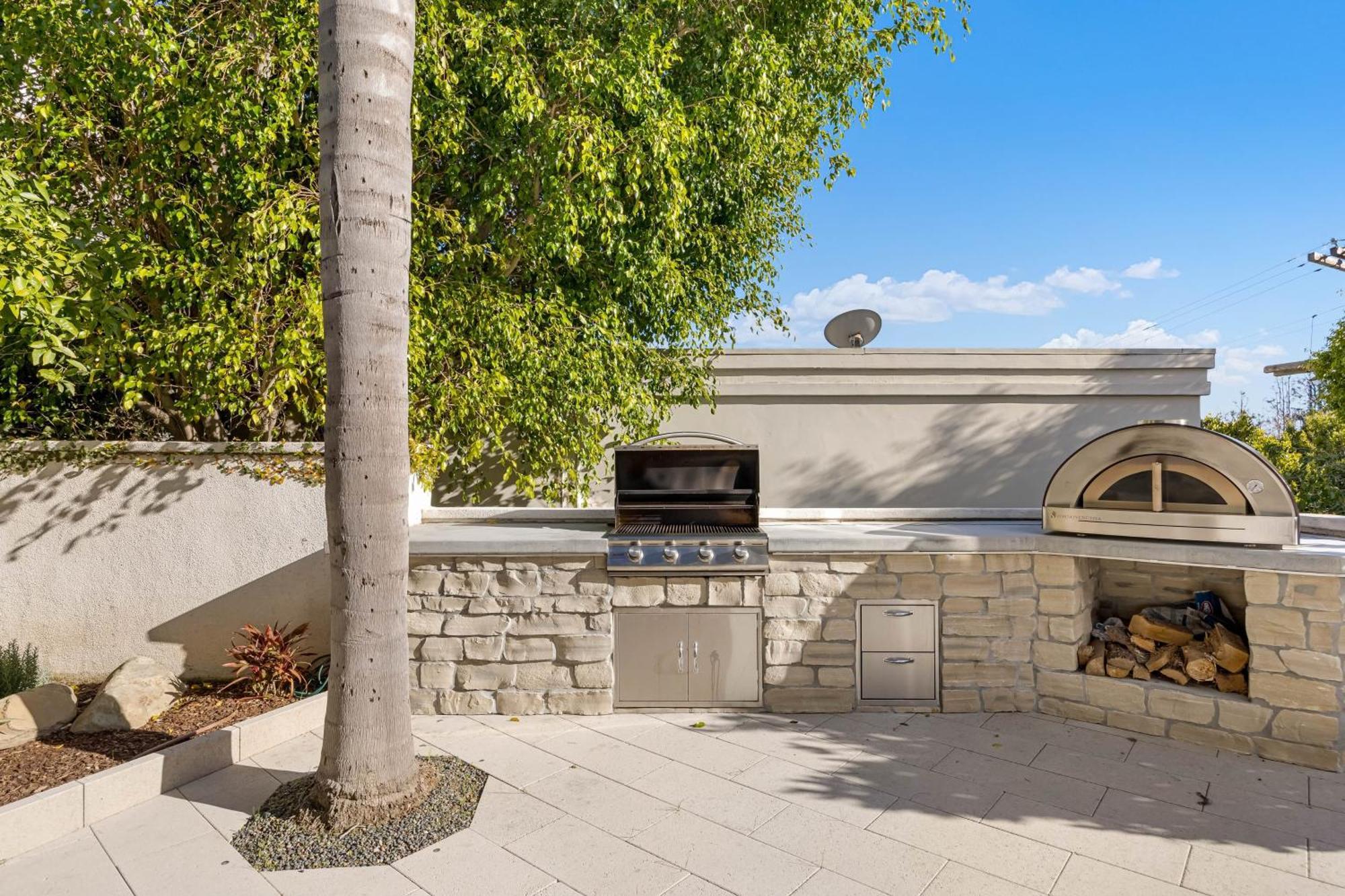 Luxury Hollywood Hills With Pool Outdoor Dining Iconic Views Skyline Holiday home