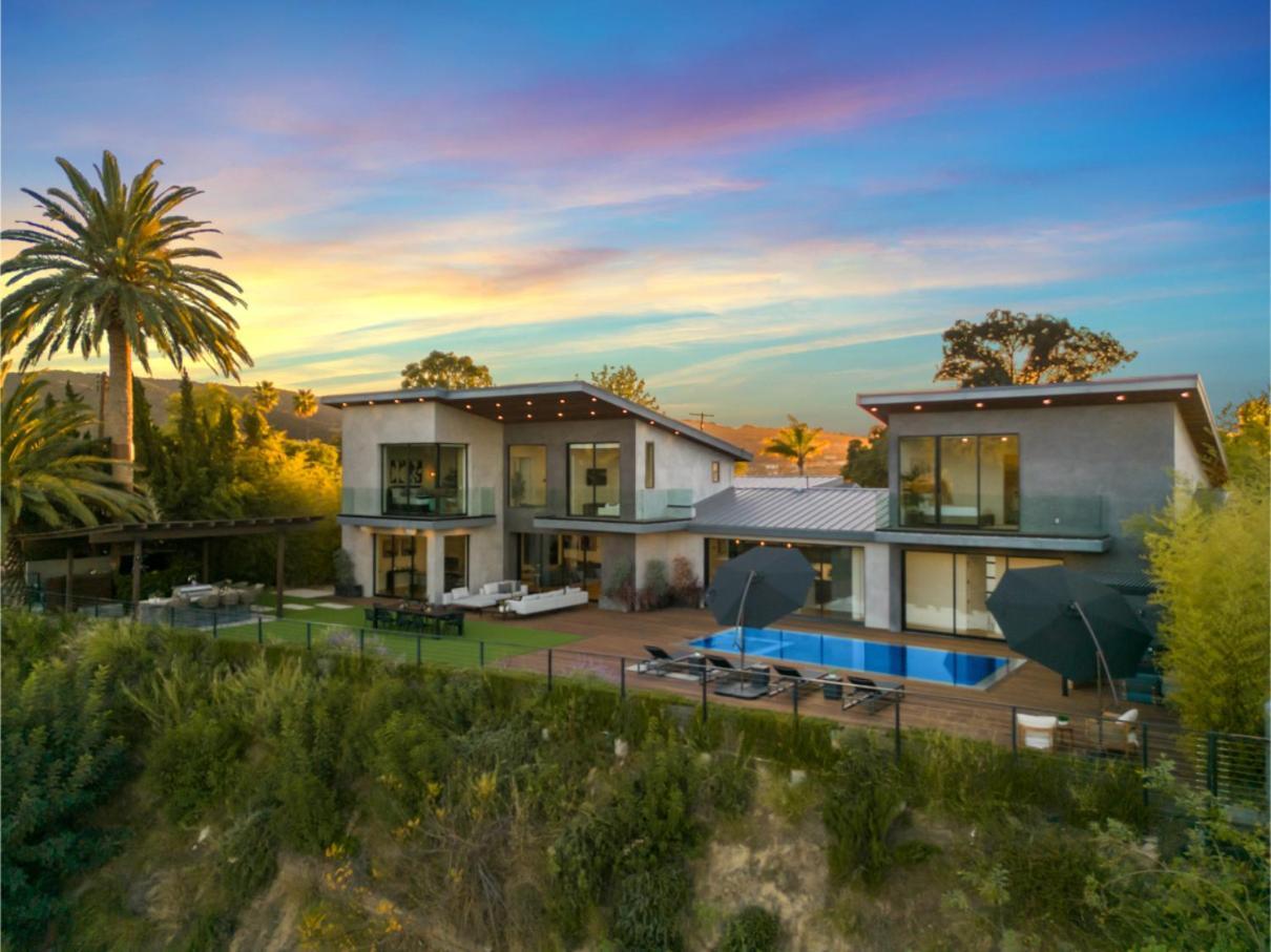 Skyline Luxury Haven Apartment Los Angeles