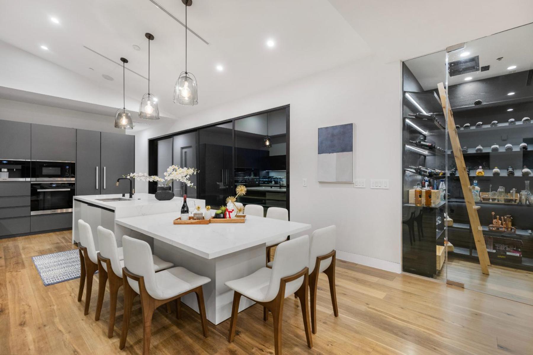 Apartment Skyline Luxury Haven