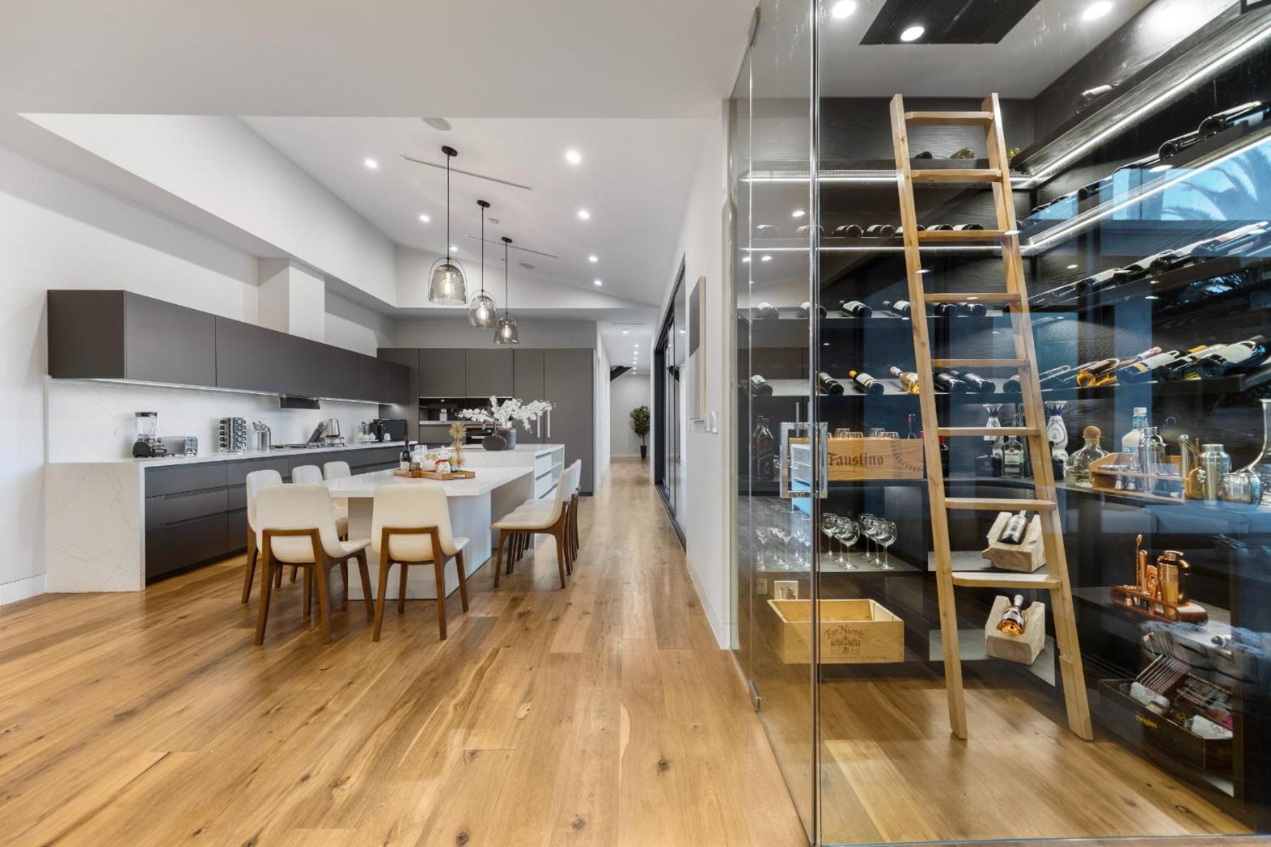 Skyline Luxury Haven Apartment Los Angeles