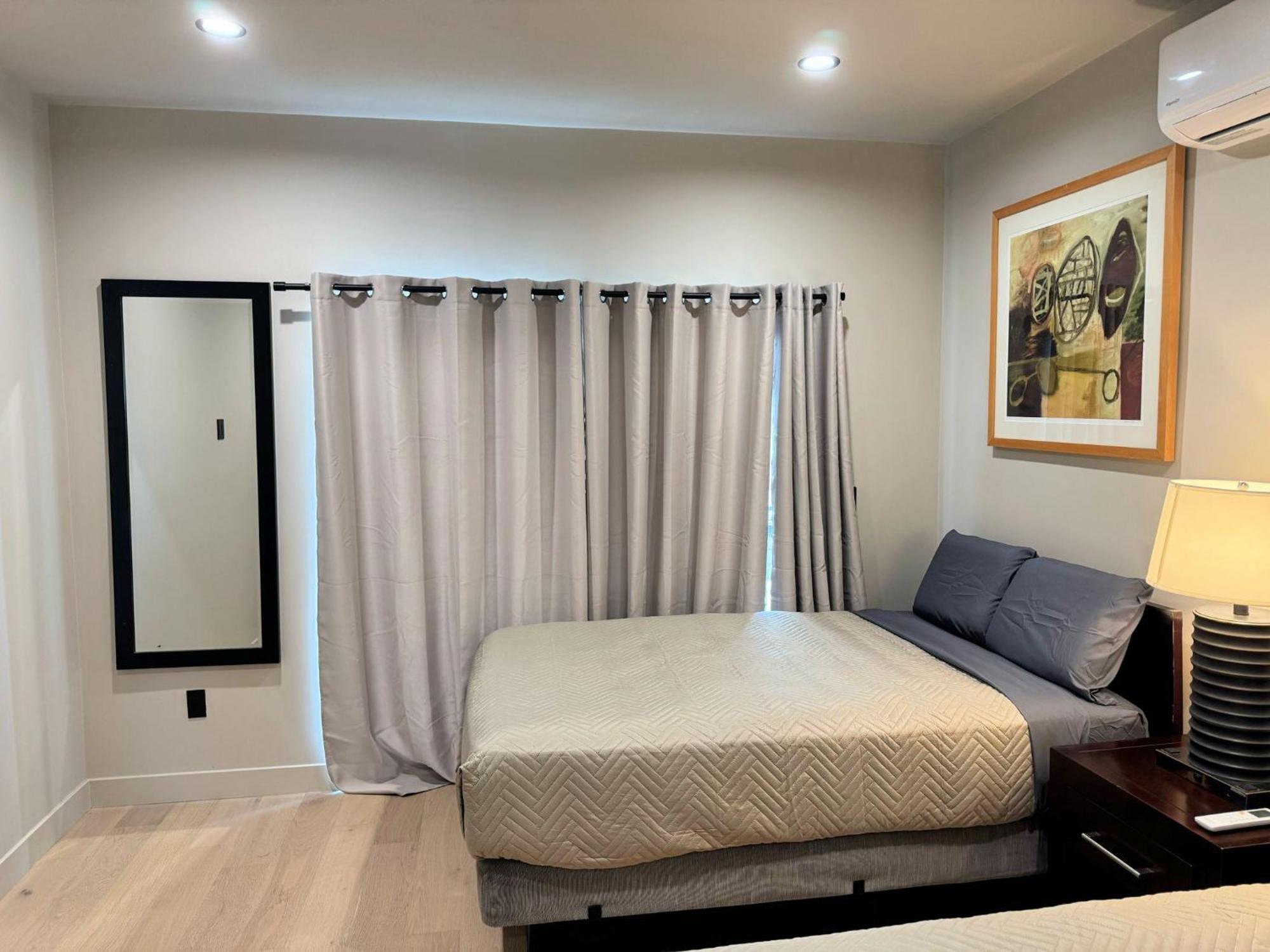 Stylish Downtown Escape With Rooftop Views Aparthotel *
