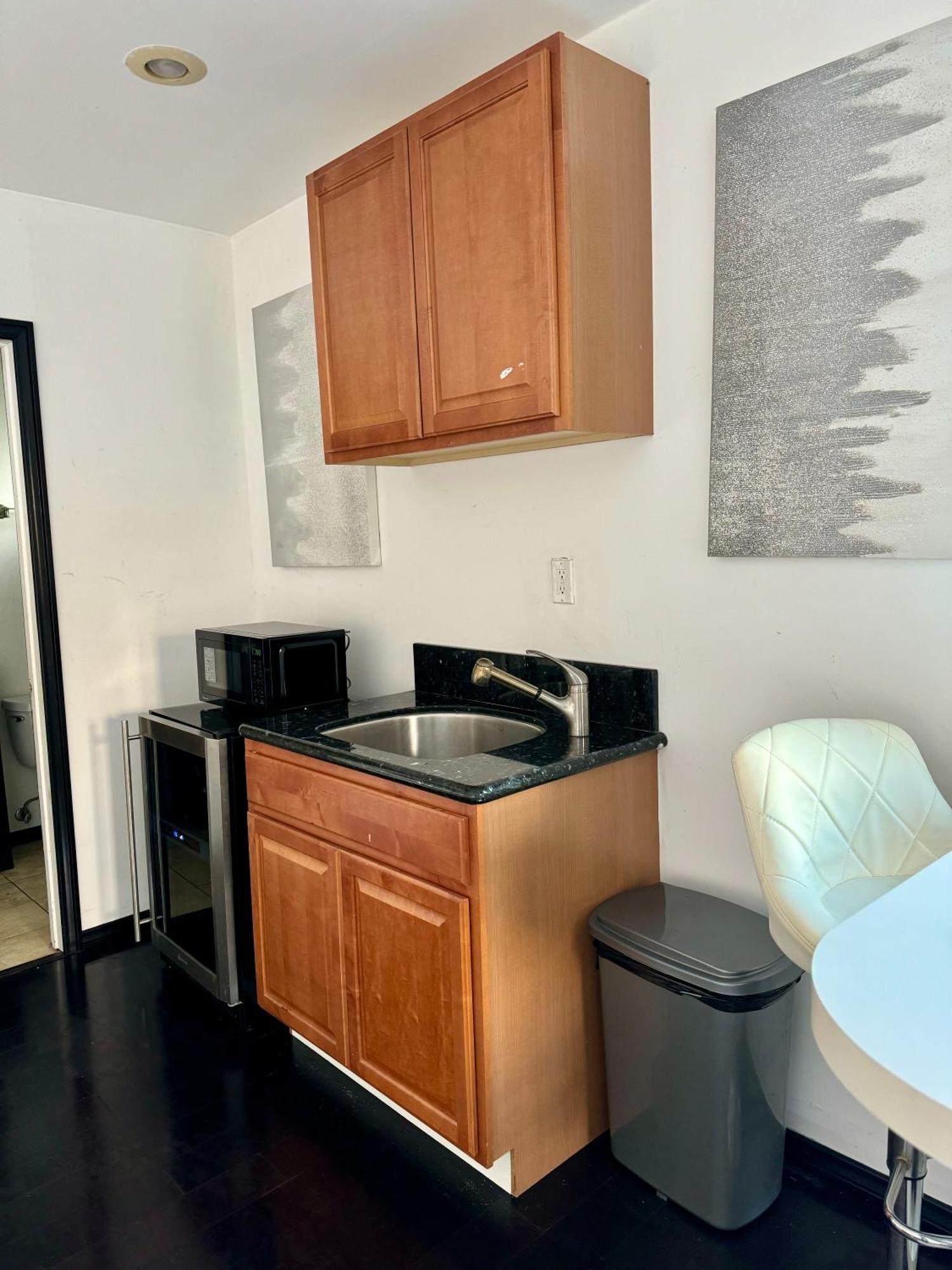 Private In West Hollywood Los Angeles