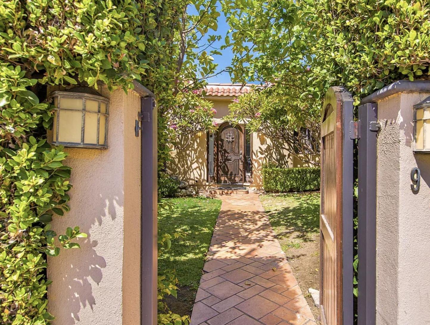 Private In West Hollywood Guest house