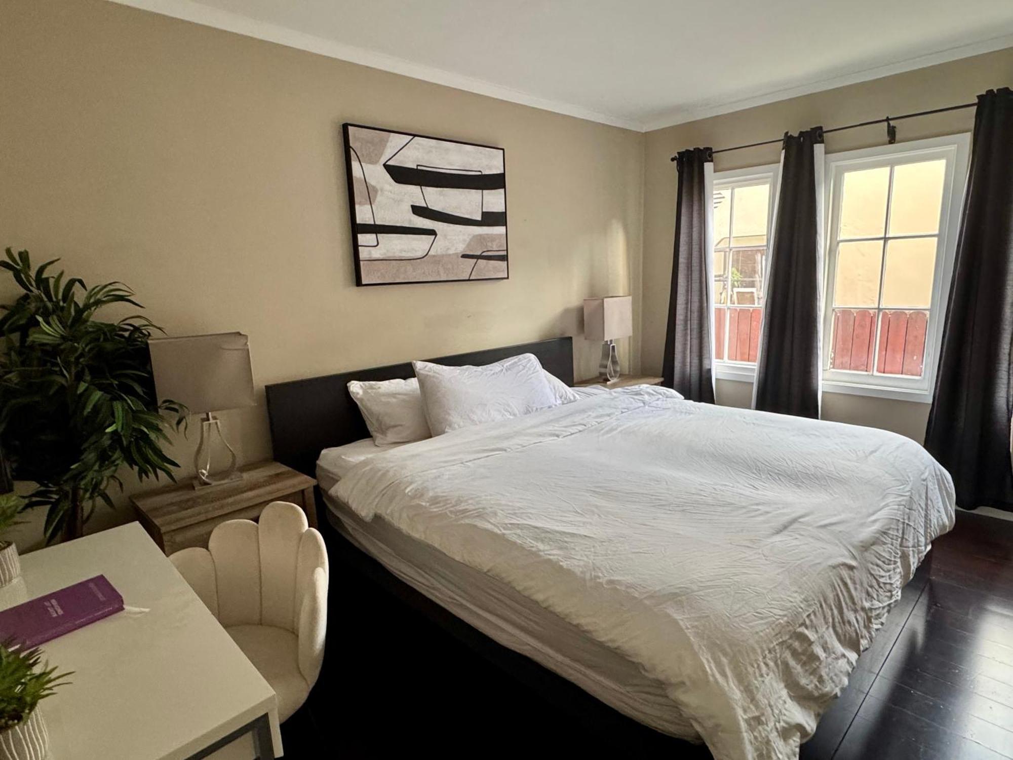Spanish In West Hollywood Guest house Los Angeles