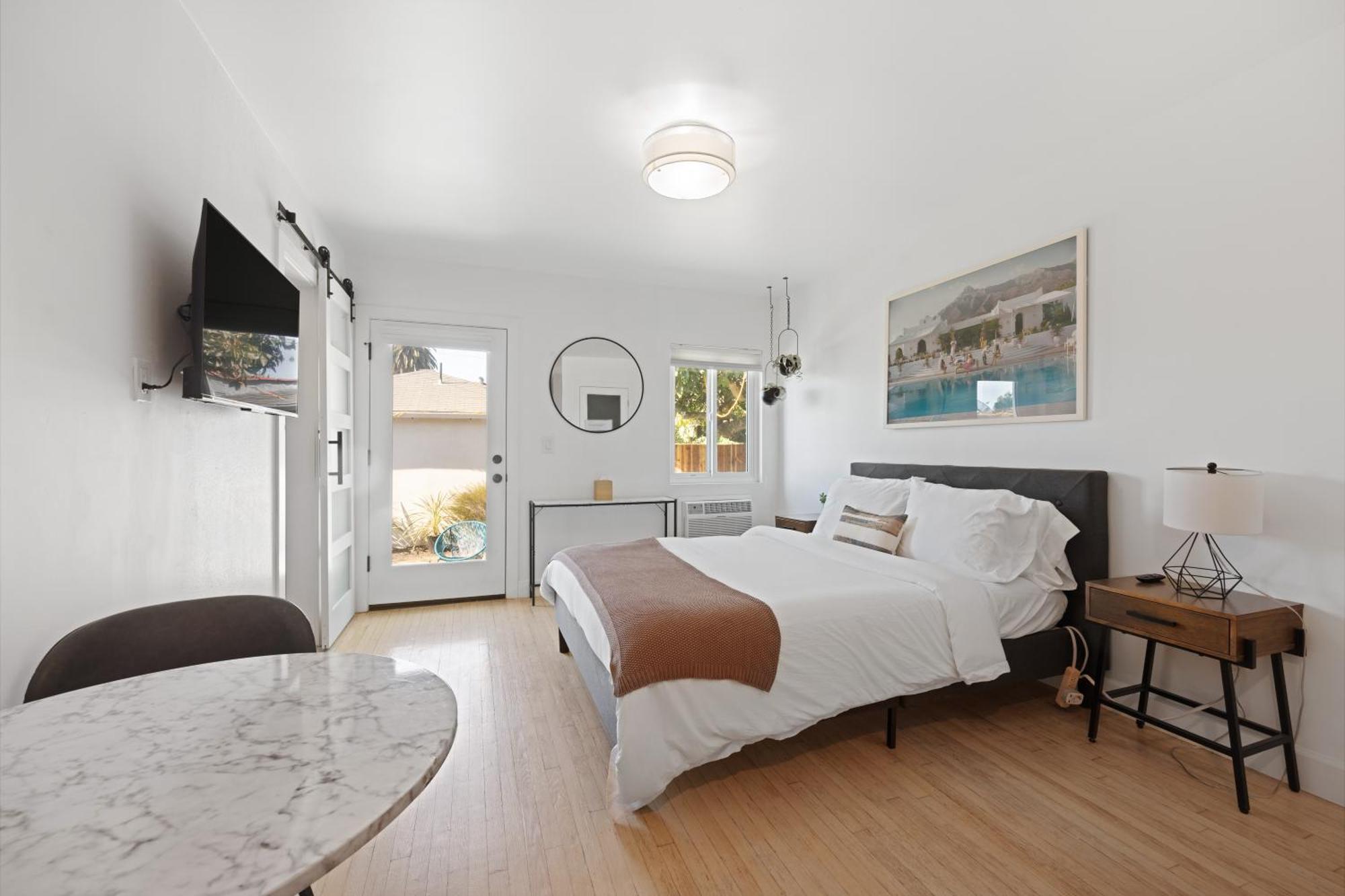 Bed & Breakfast Sunny Near Culver Los Angeles