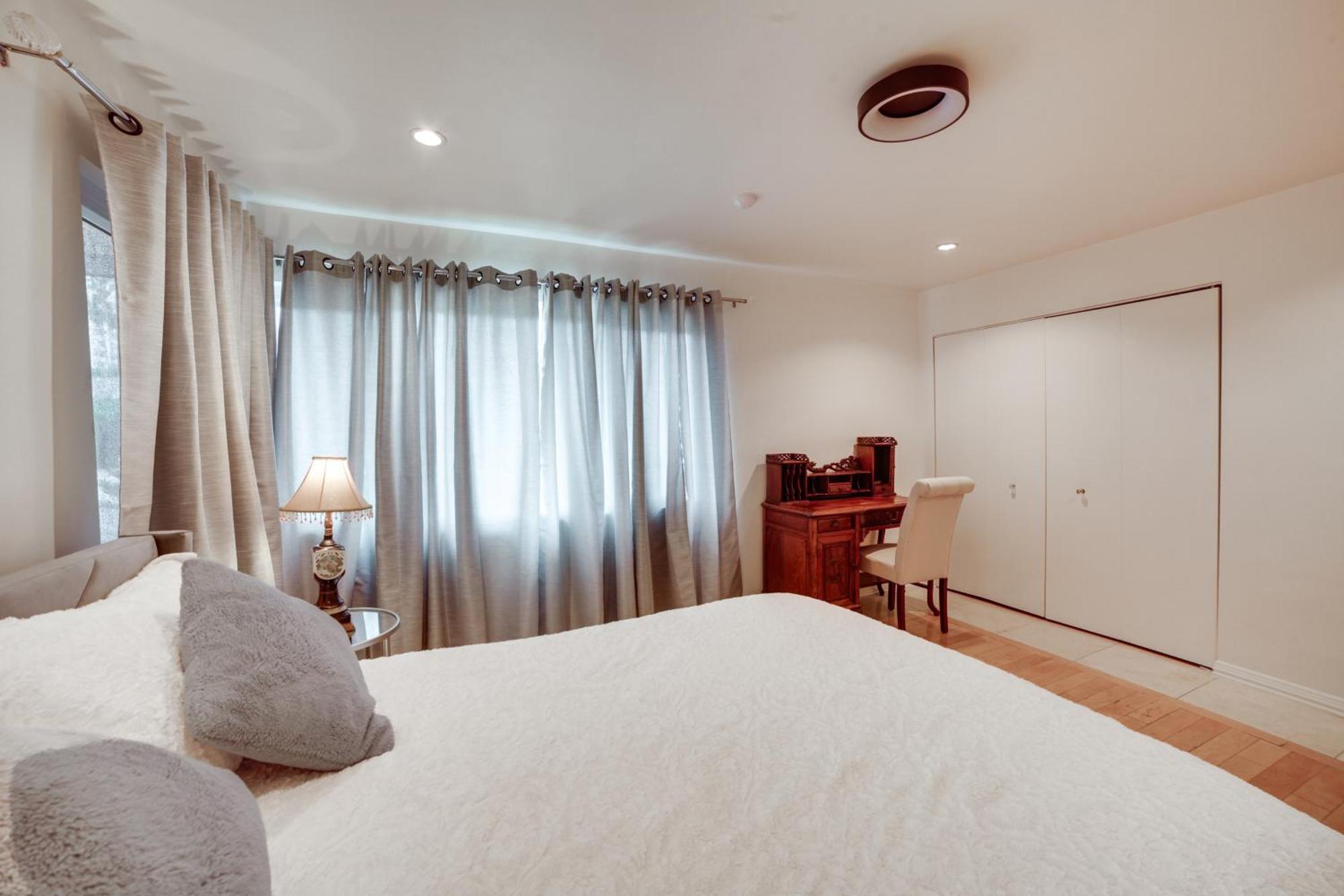 Private Pool And Patio Luxe Encino Family Getaway Holiday home *
