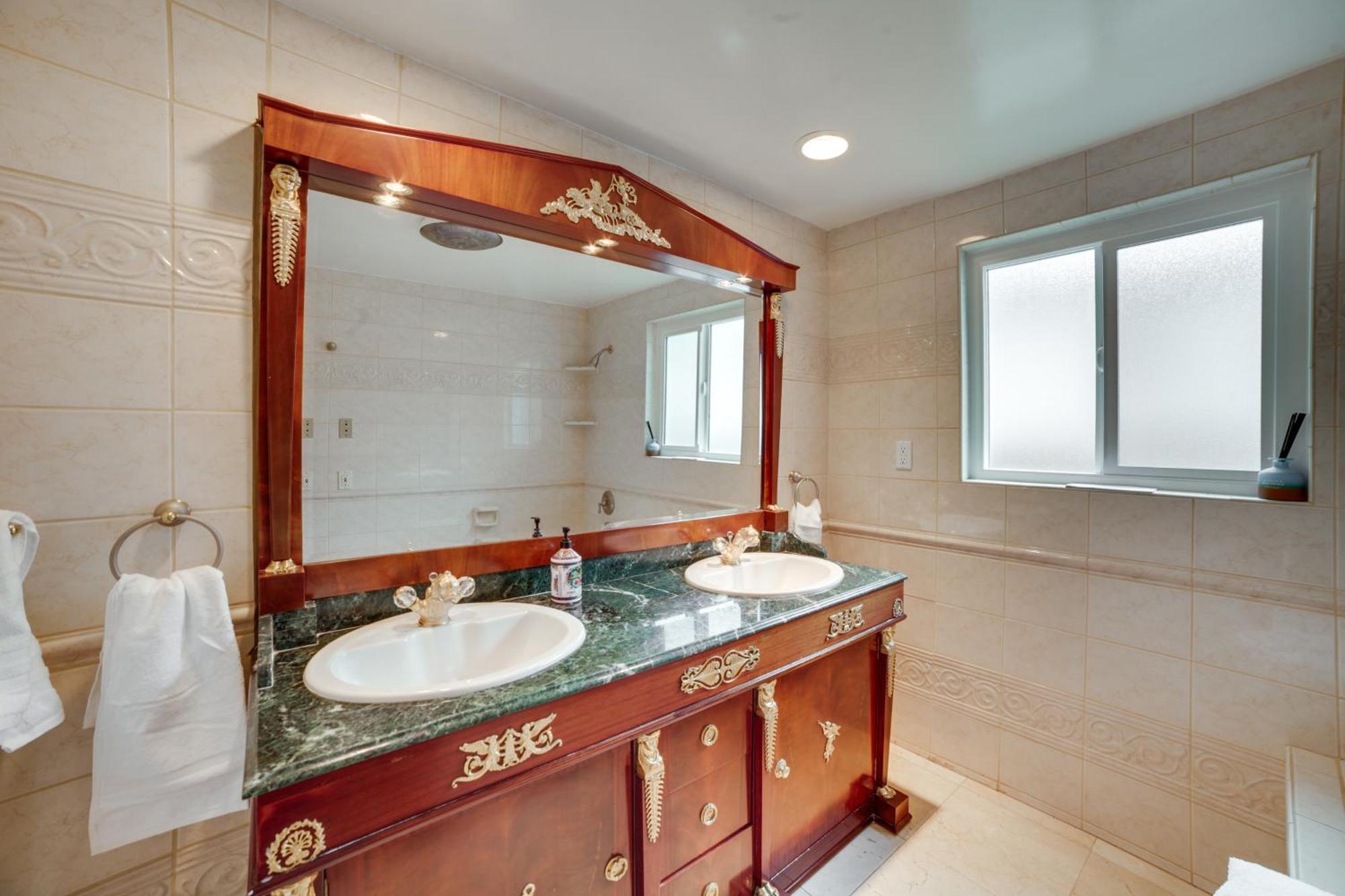 Private Pool And Patio Luxe Encino Family Getaway * Los Angeles
