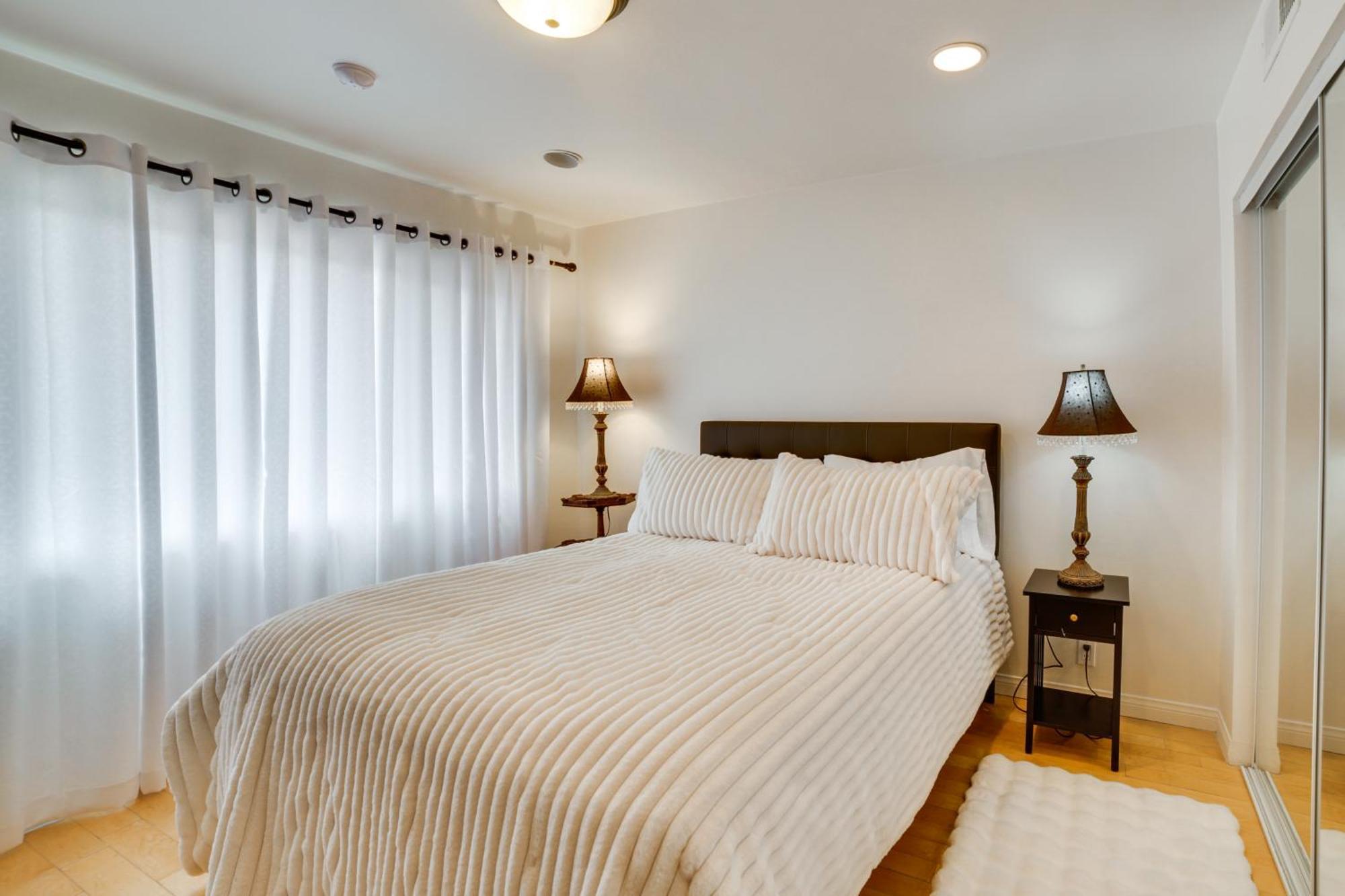 Private Pool And Patio Luxe Encino Family Getaway Holiday home *