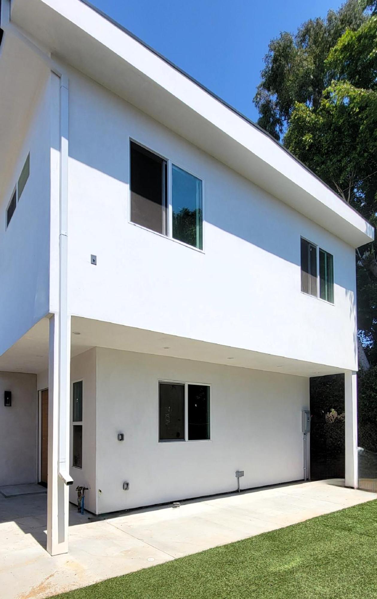 Modern 3 Bedroom Guest In Quiet Area Newly Built 10 Minutes To Rodeo Drive Apartment *