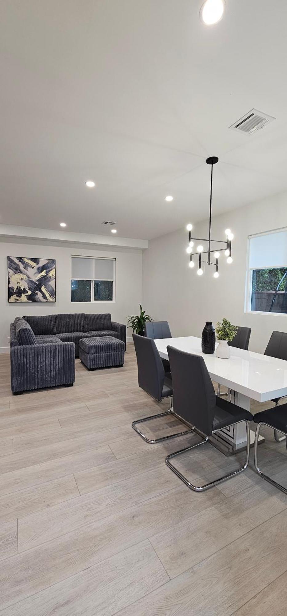 Modern 3 Bedroom Guest In Quiet Area Newly Built 10 Minutes To Rodeo Drive Apartment Los Angeles
