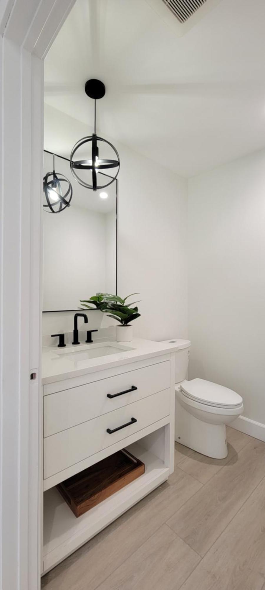 Modern 3 Bedroom Guest In Quiet Area Newly Built 10 Minutes To Rodeo Drive *