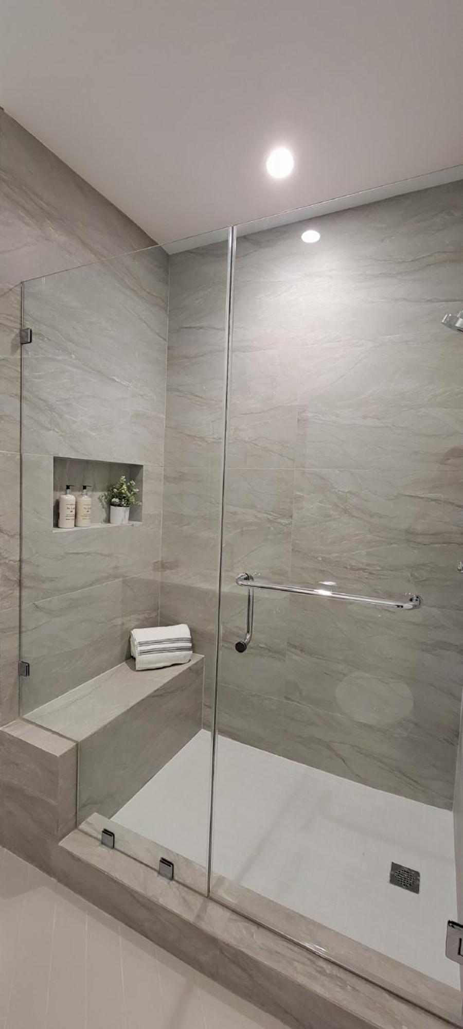 Apartment Modern 3 Bedroom Guest In Quiet Area Newly Built 10 Minutes To Rodeo Drive