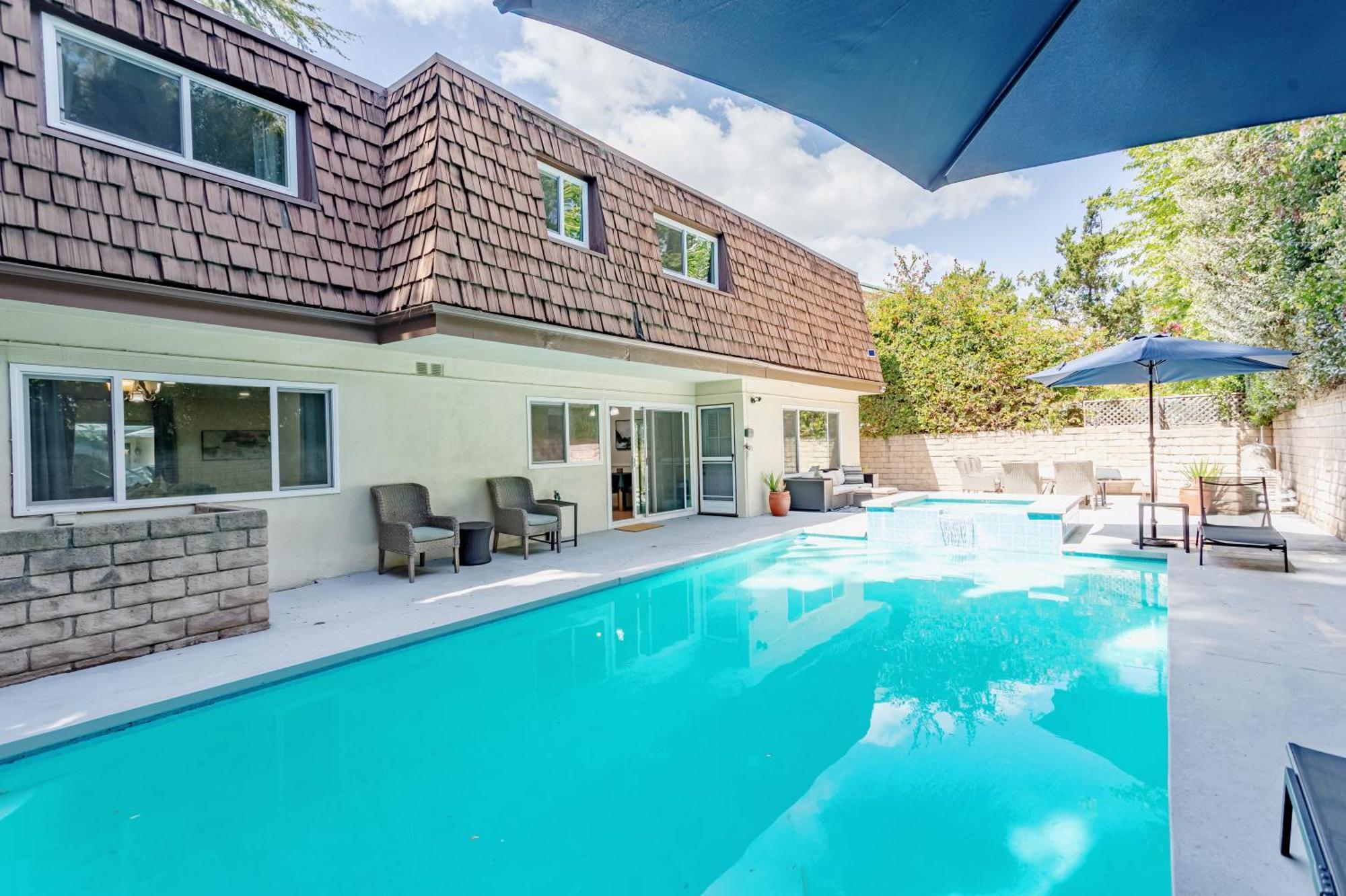 Beautiful 5 Bedroom Sleeps16 Pool Universal Los Angeles
