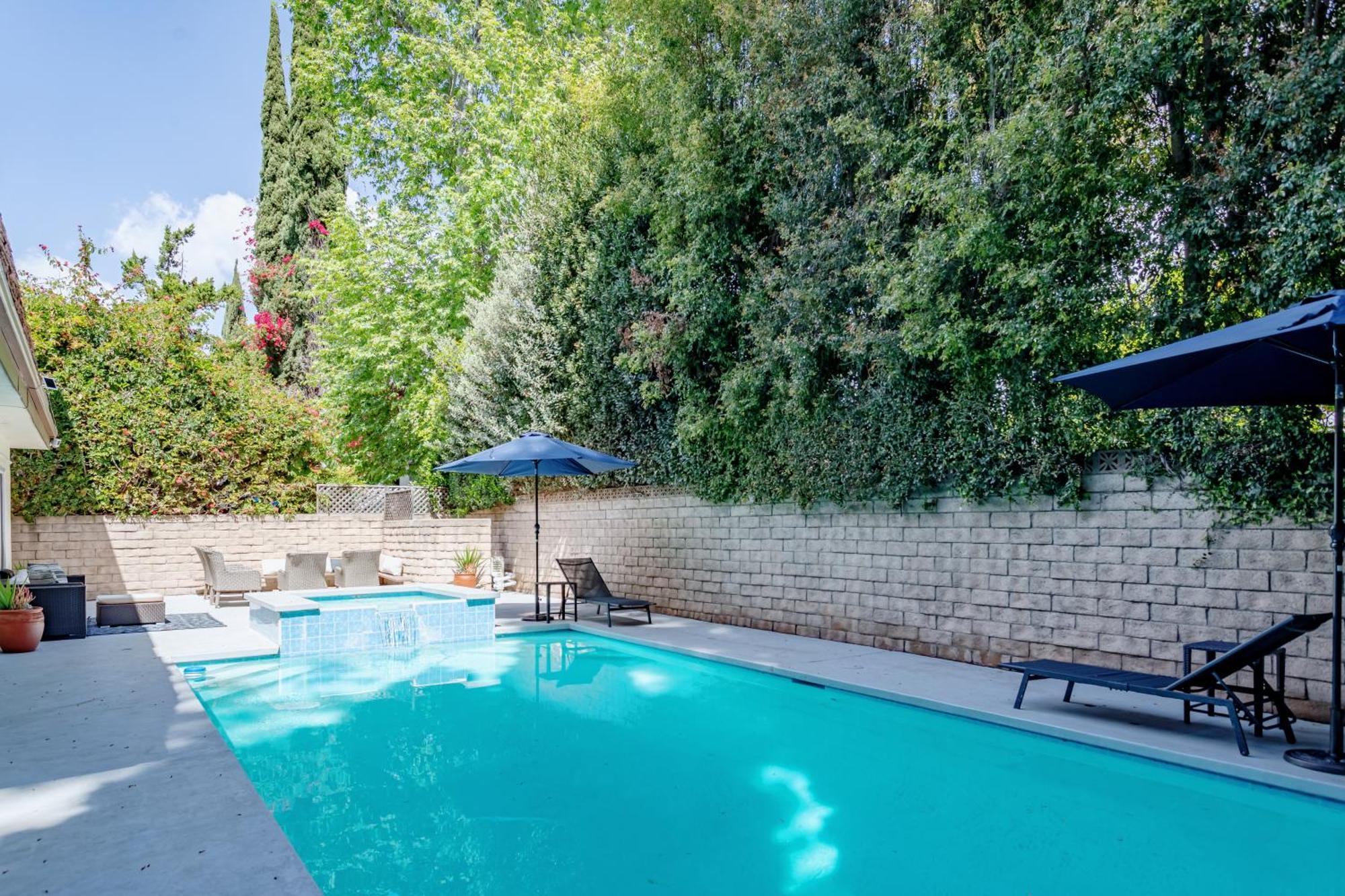 Beautiful 5 Bedroom Sleeps16 Pool Universal * Los Angeles