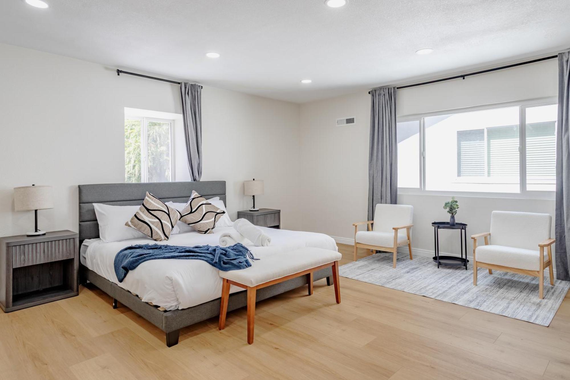 Beautiful 5 Bedroom Sleeps16 Pool Universal *
