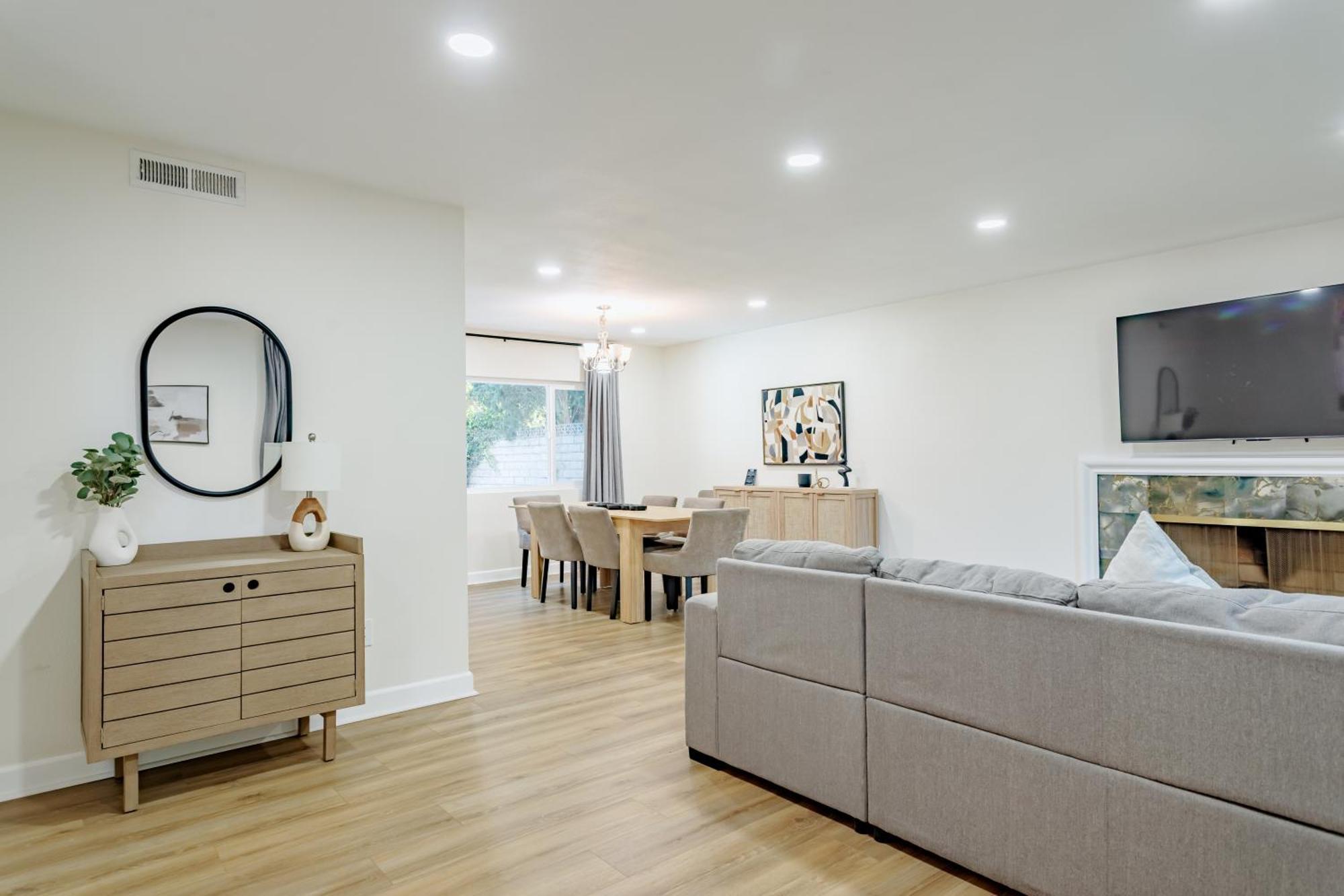 Beautiful 5 Bedroom Sleeps16 Pool Universal * Los Angeles