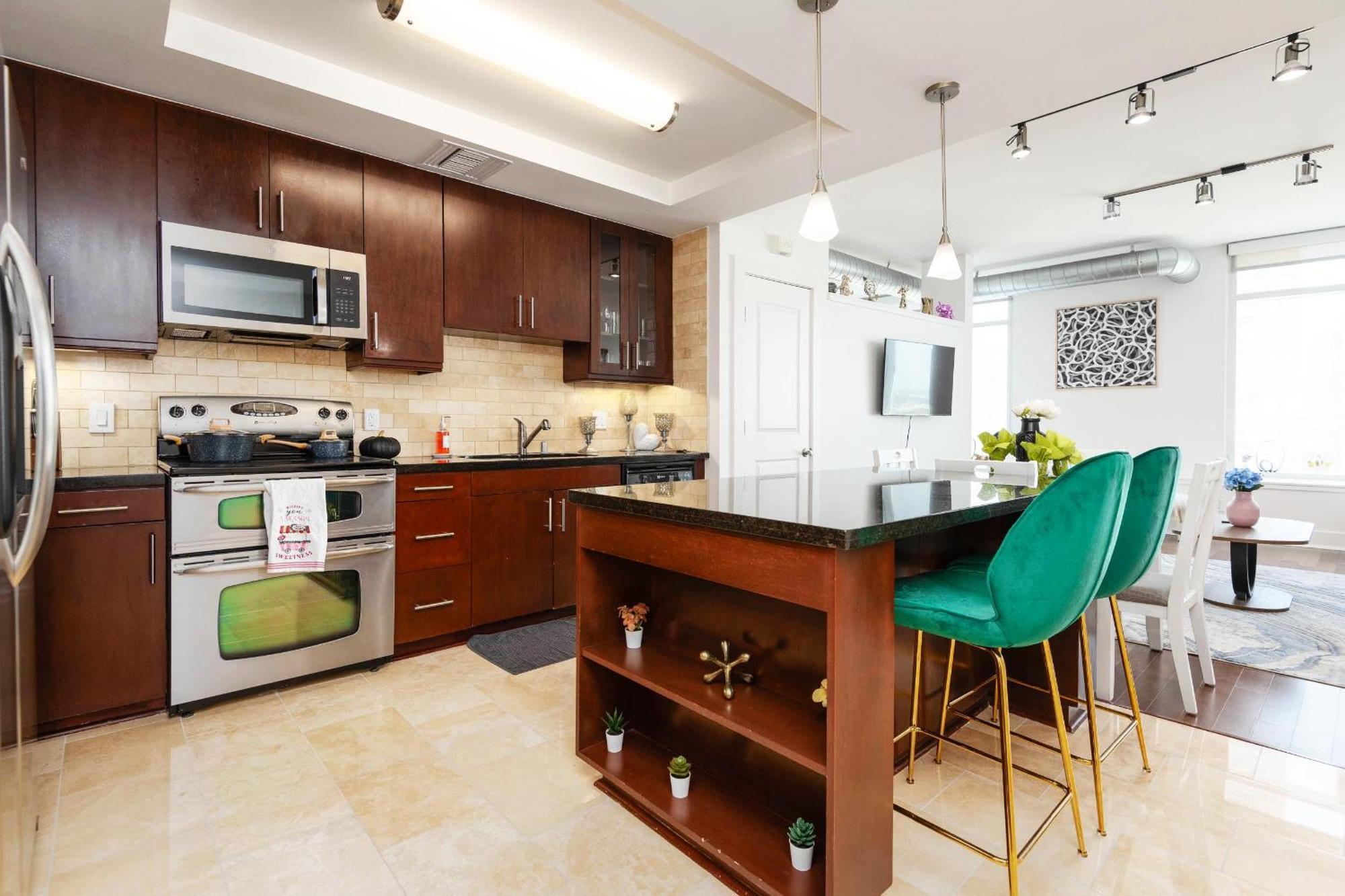 Sky-rise Apartment *
