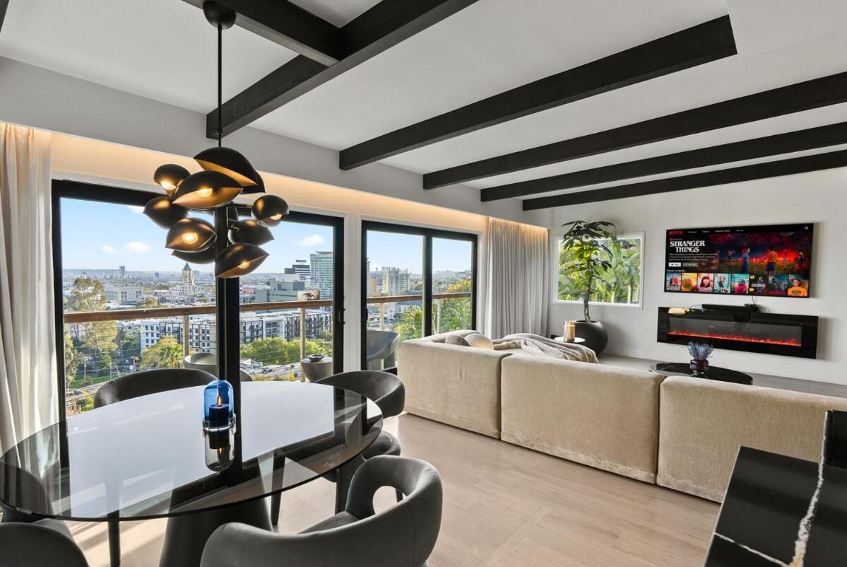 Hollywood Hills 3 Bedroom Views And Jacuzzi Holiday home Los Angeles