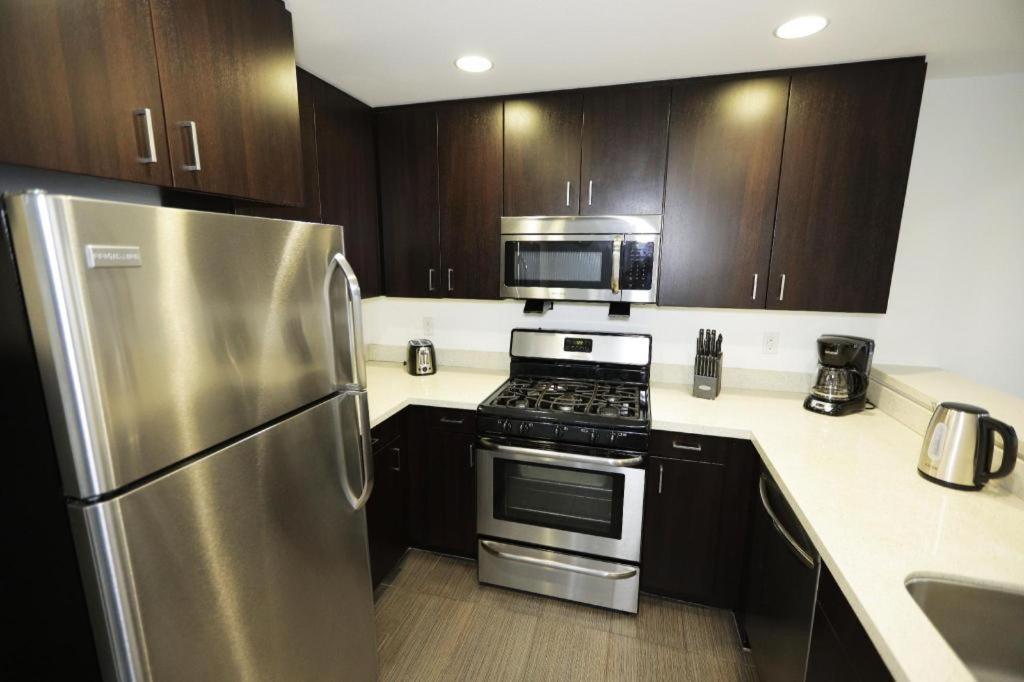 Downtown Cosmopolitan Residences 3*