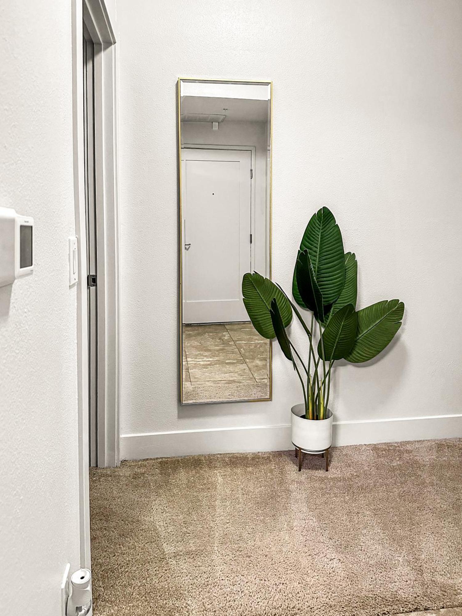 Luxury Marina Del Rey With Parking Gym Pool Apartment Los Angeles