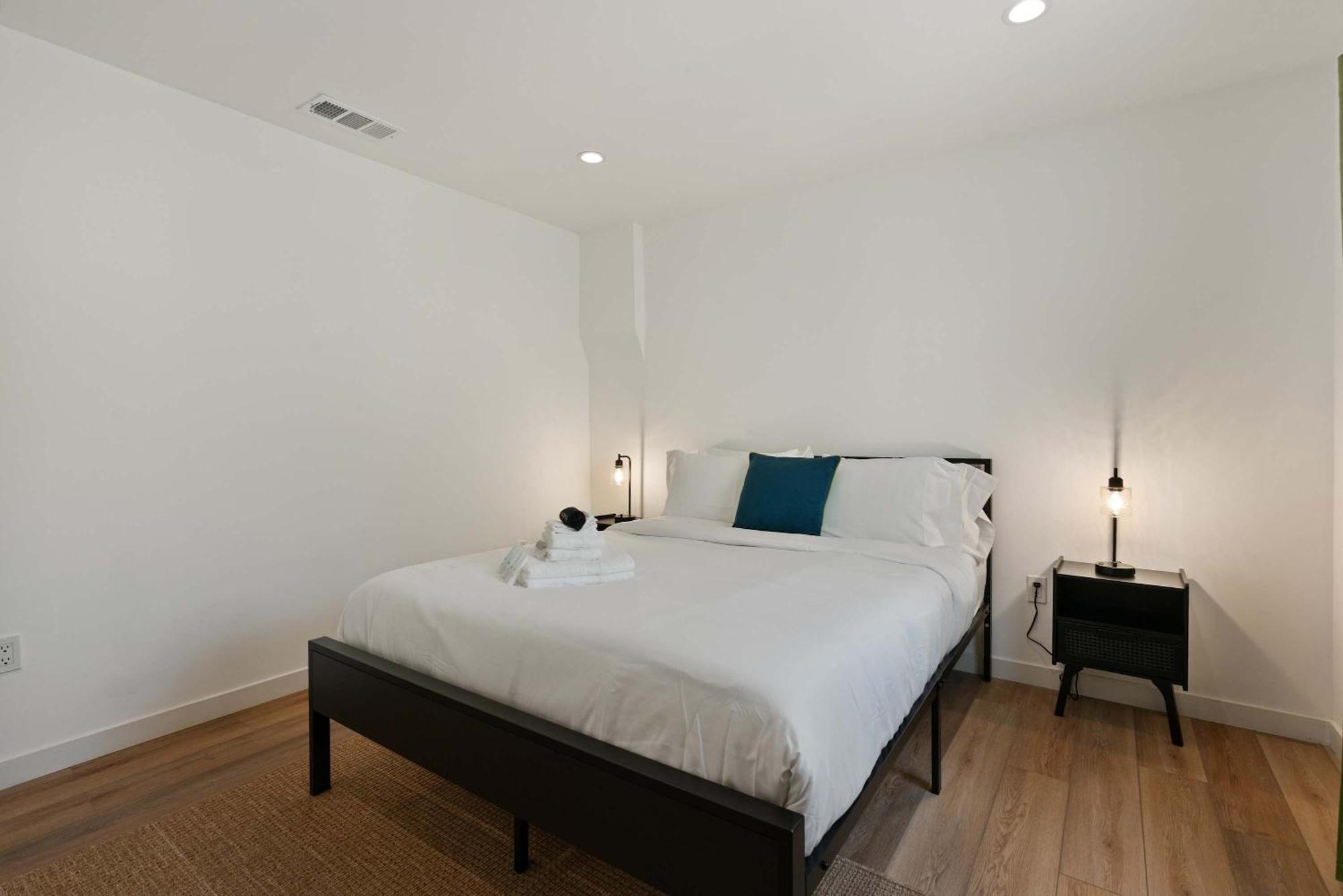 Holiday home New Listing Midcity By Colby & Conrad