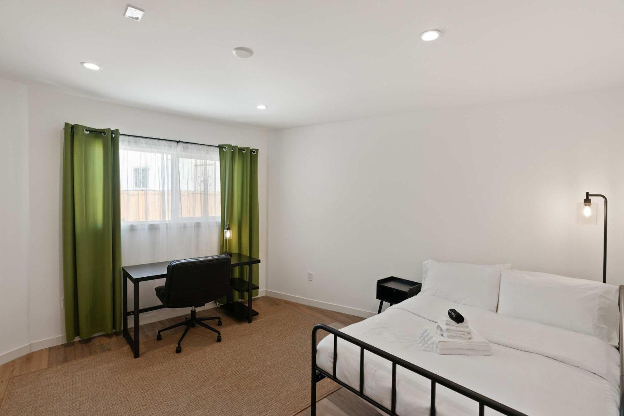 Holiday home New Listing Midcity By Colby & Conrad
