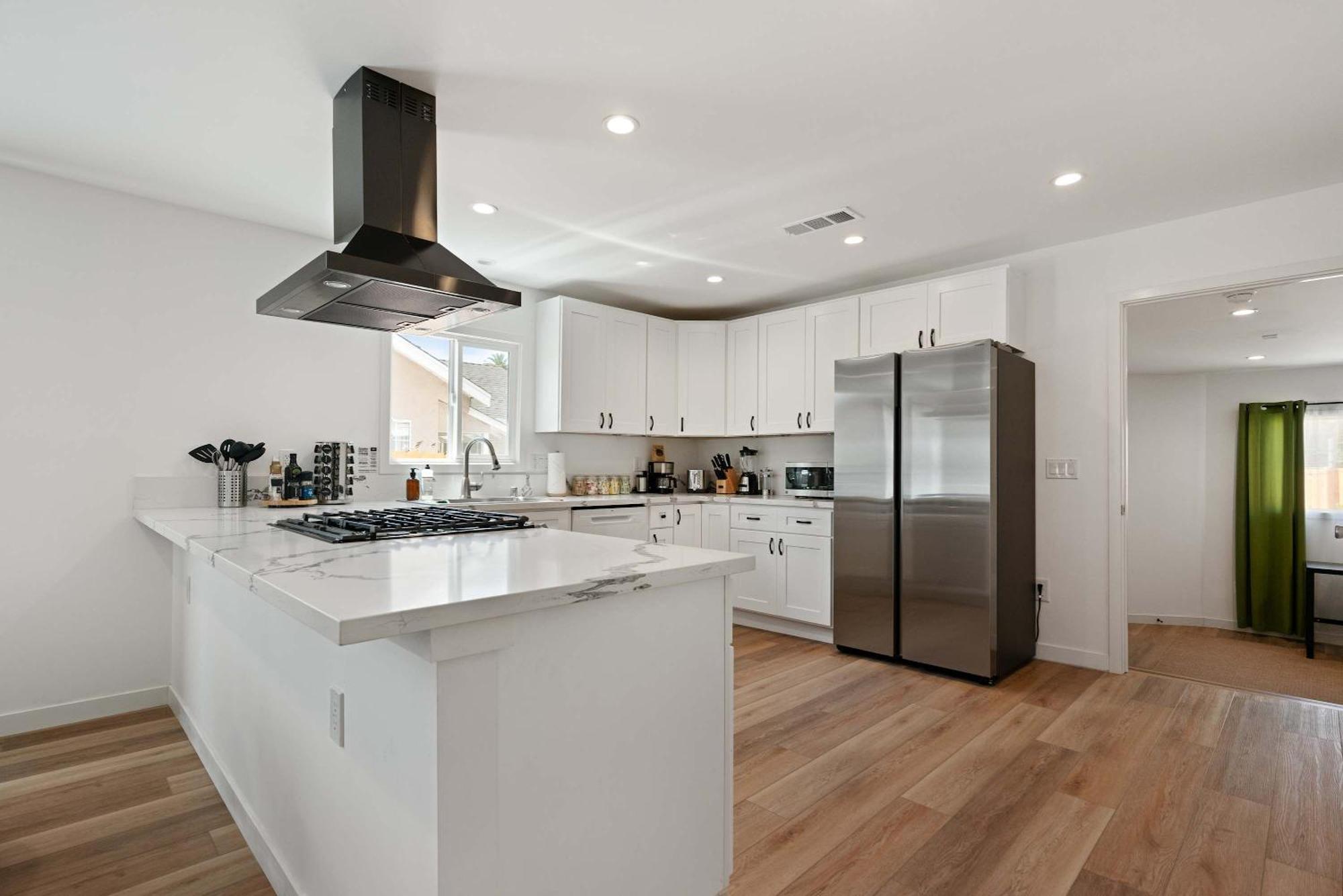 New Listing Midcity By Colby & Conrad Los Angeles