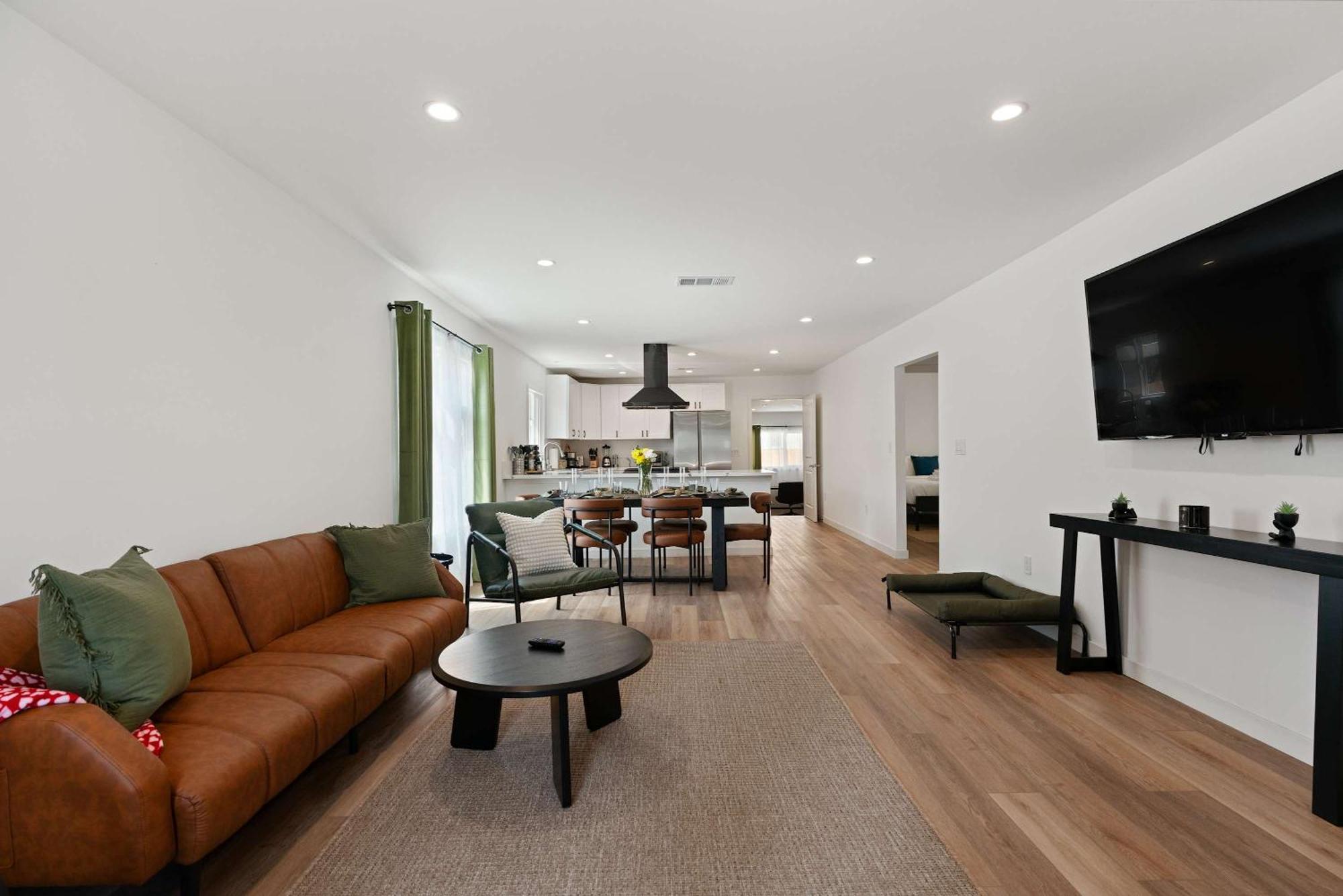 Holiday home New Listing Midcity By Colby & Conrad