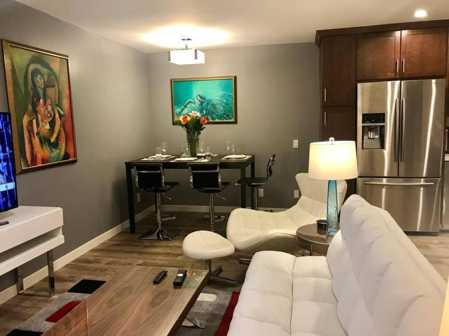 Luxury Marina Apartment Los Angeles