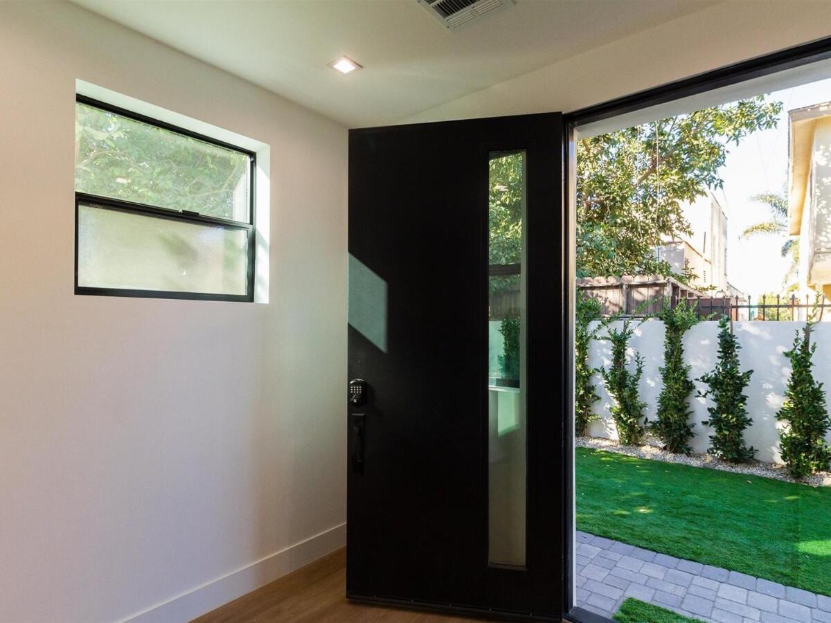 Modern Luxe Retreat 3-bedroom #3 Holiday home *