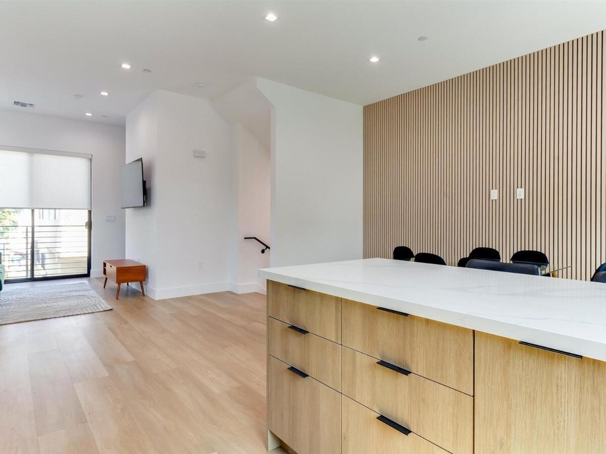 Modern Luxe Retreat 3-bedroom #3 *