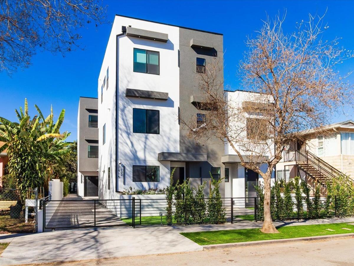 Modern Luxe Retreat 3-bedroom #3 *