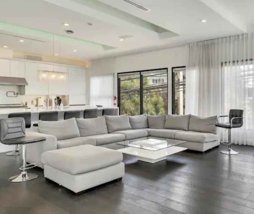 Apartment 5 Min Walk To Universal With Steam Los Angeles