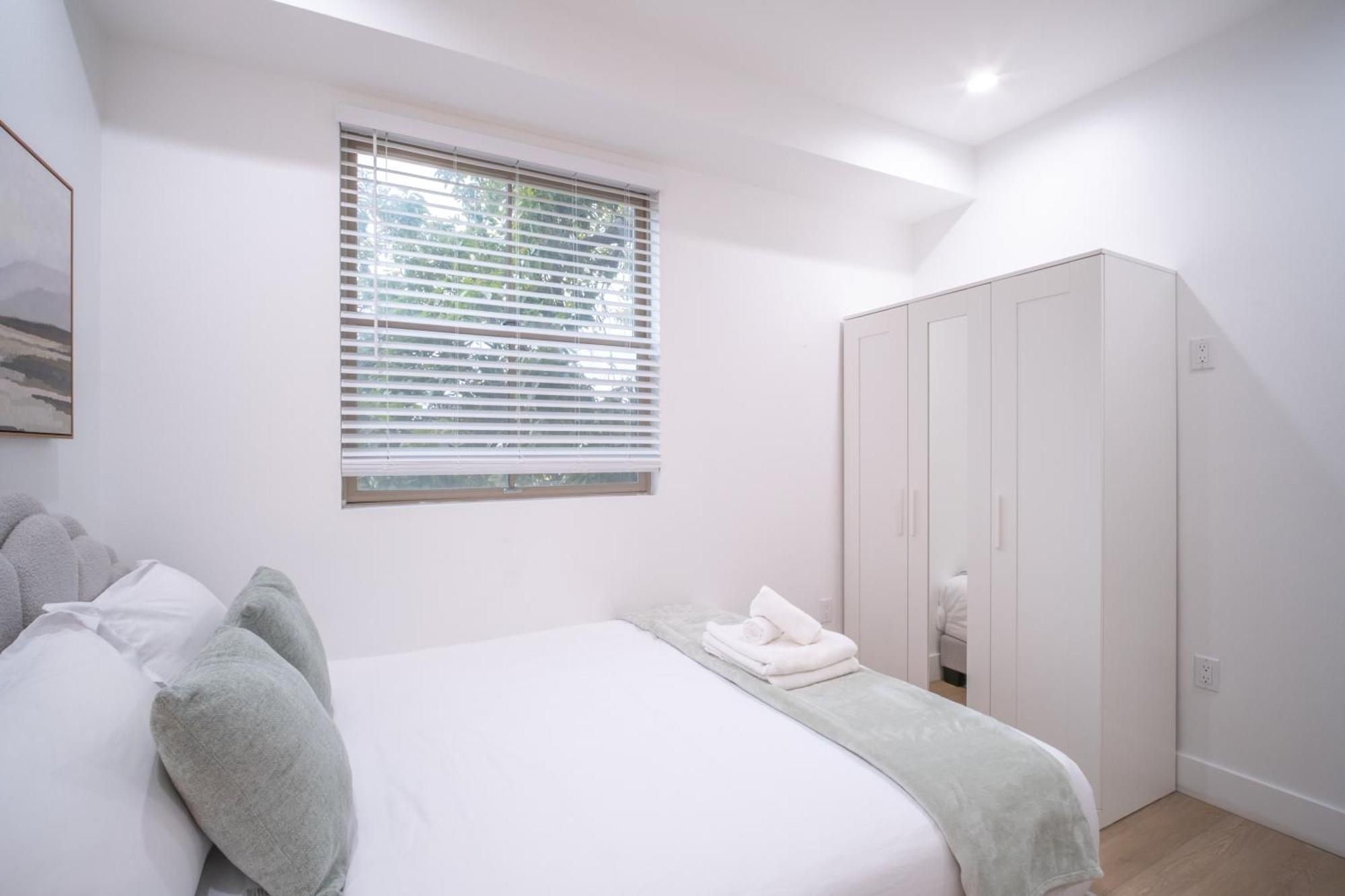 Stylish Private By Downtown La Guest house *