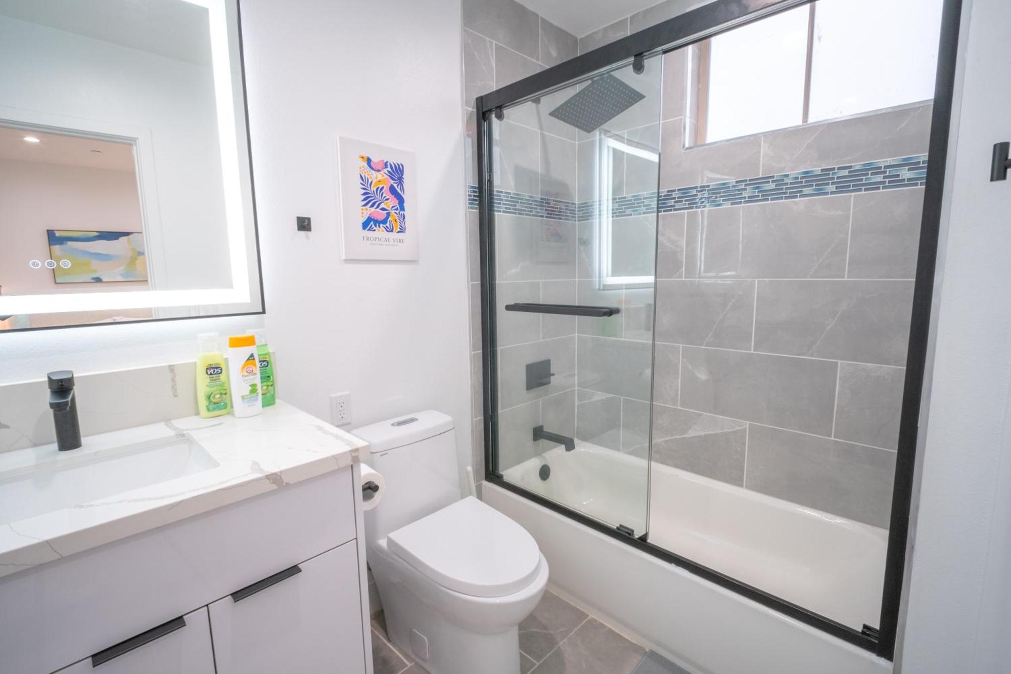 Stylish Private By Downtown La Guest house *
