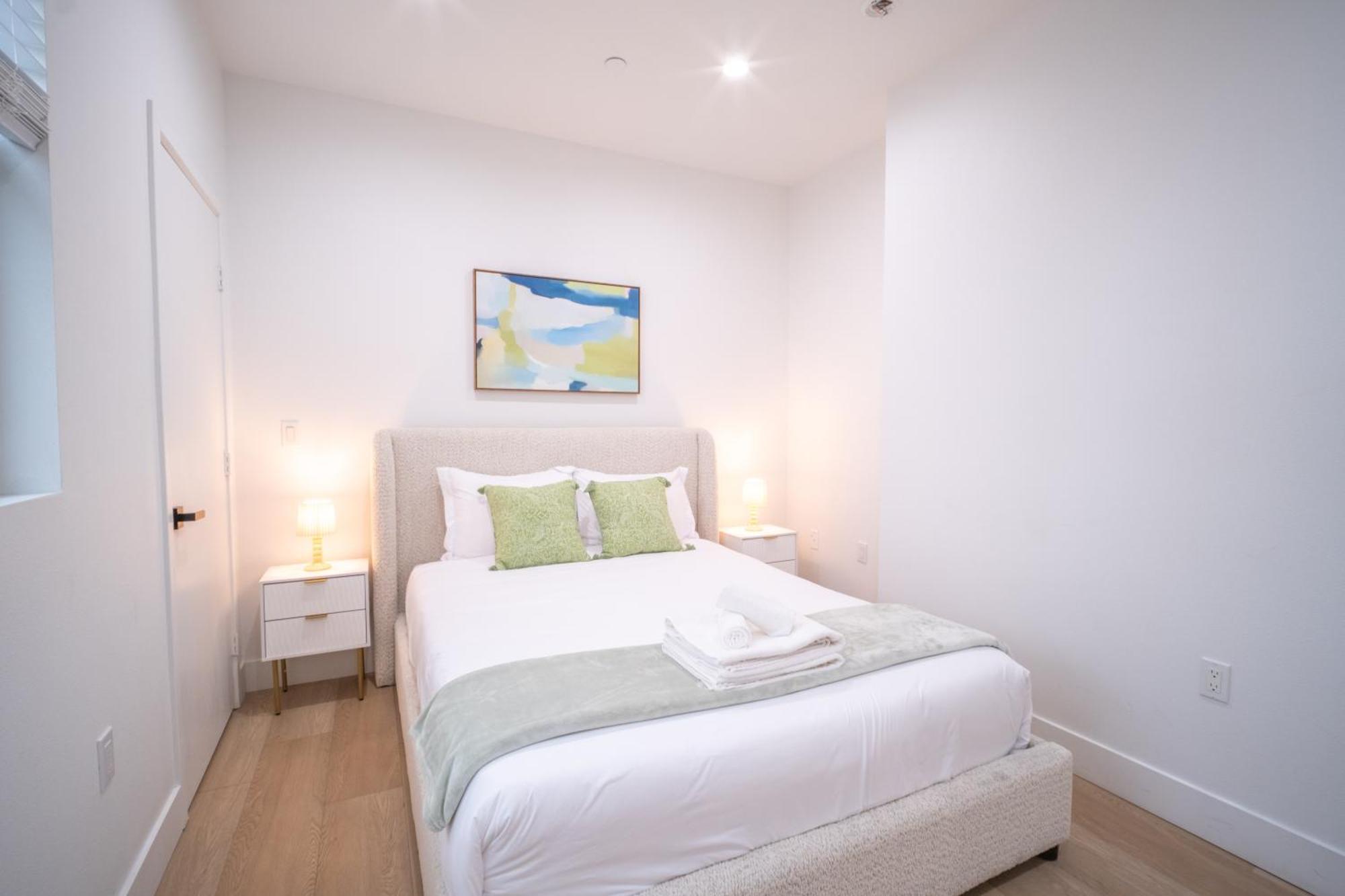 Stylish Private By Downtown La Guest house