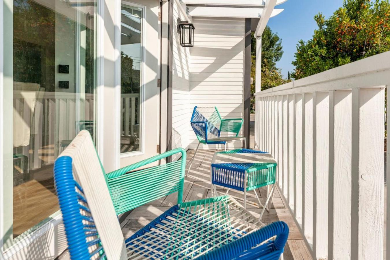 Stylish Gated Retreat In East Hollywood With Parking Los Angeles