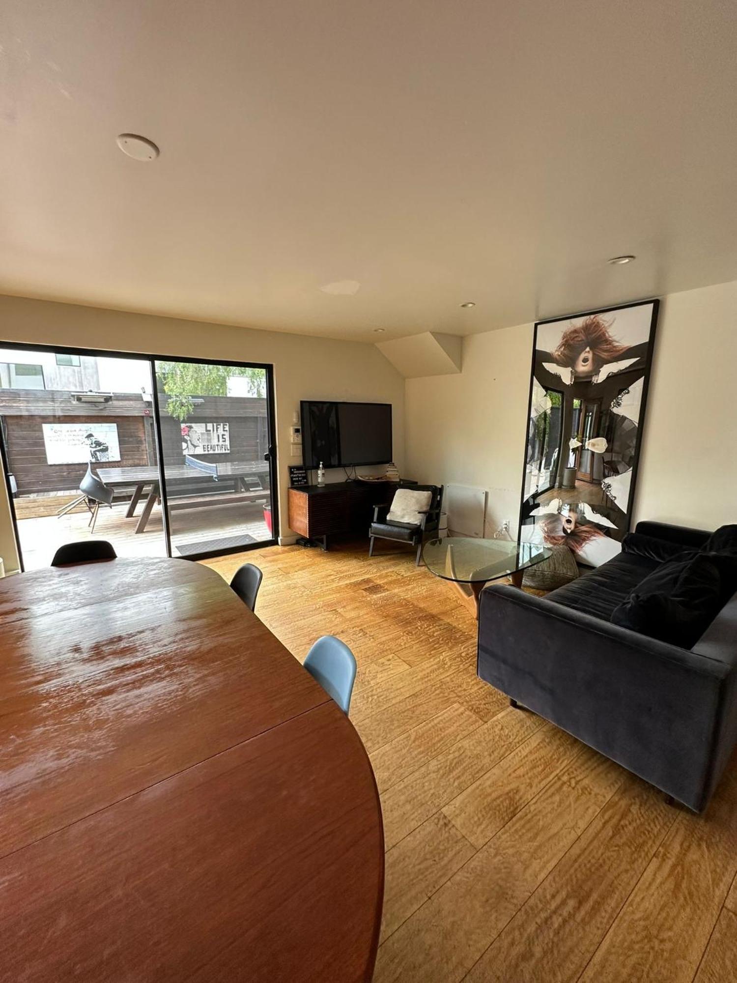 Venice Three Bedroom Rooftop House With Parking *