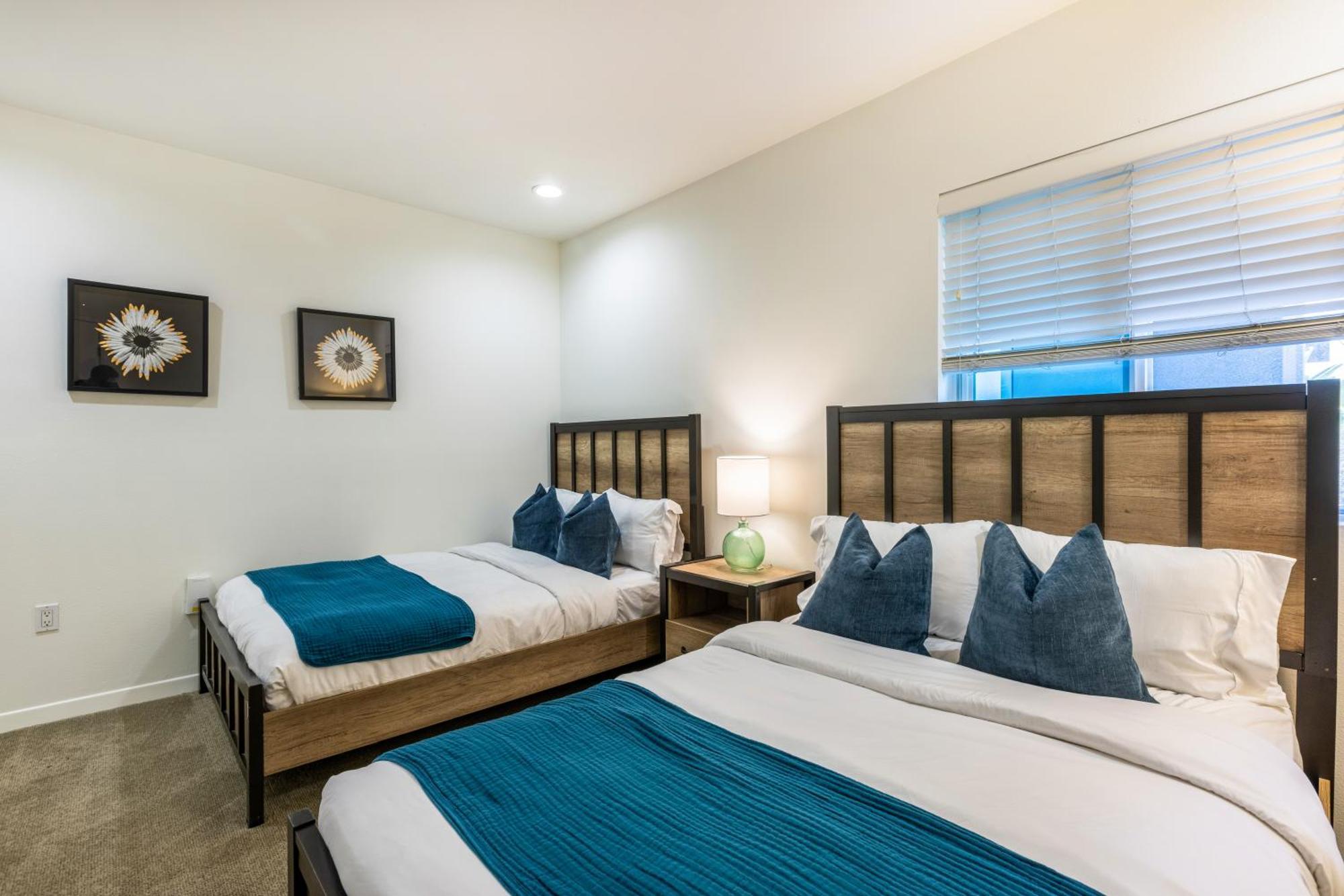 Waterfront 2br Duplex Stunning Marina Views