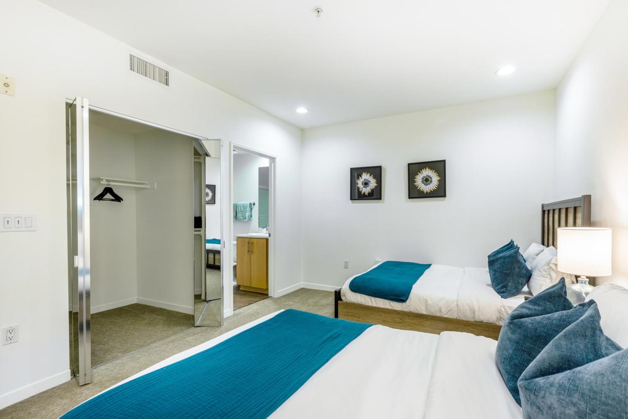 Apartment Waterfront 2br Duplex Stunning Marina Views