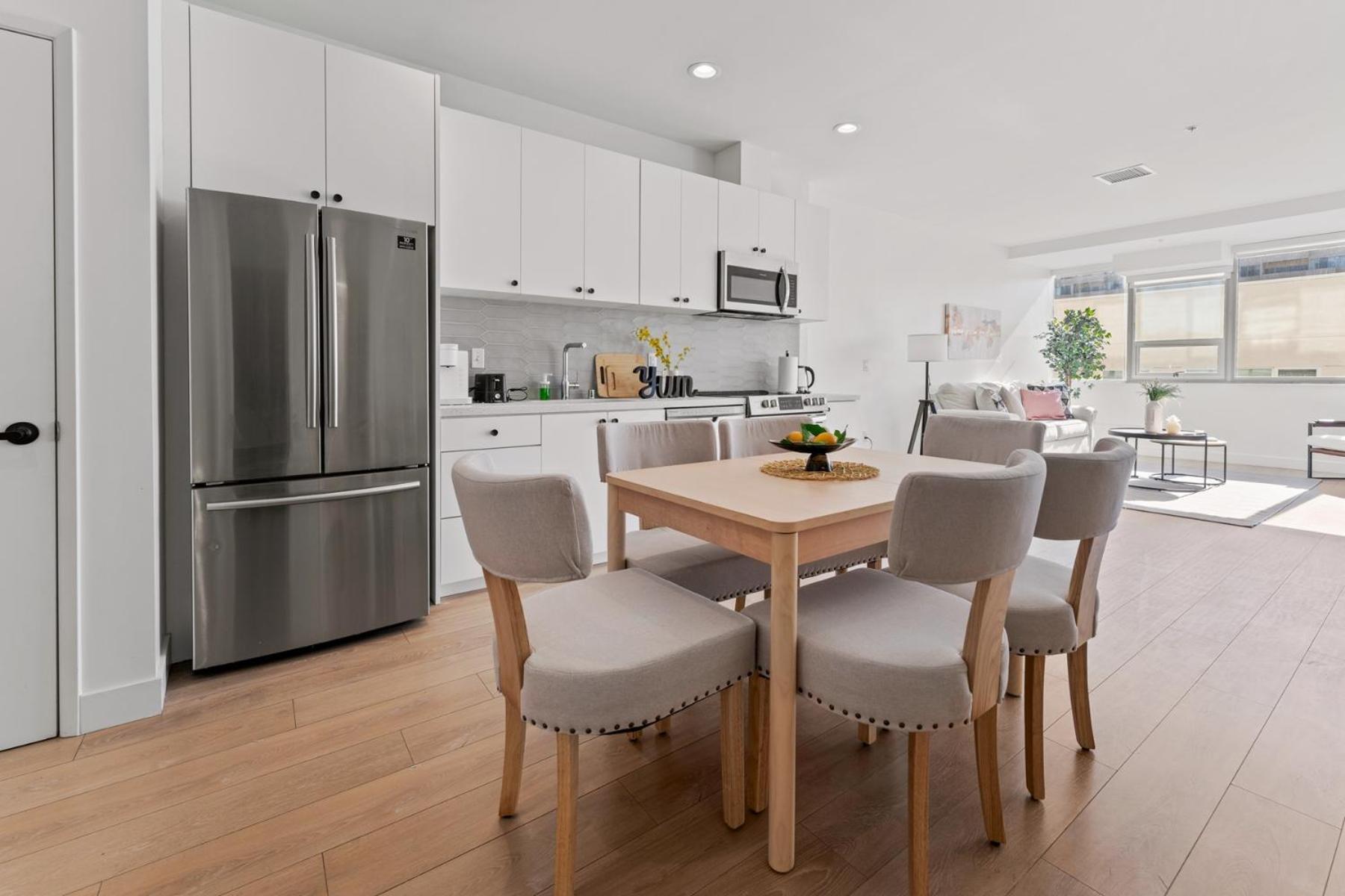 Elegant Retreat In The Heart Of La, Discover Your Lavish Hideaway Hotel 4*