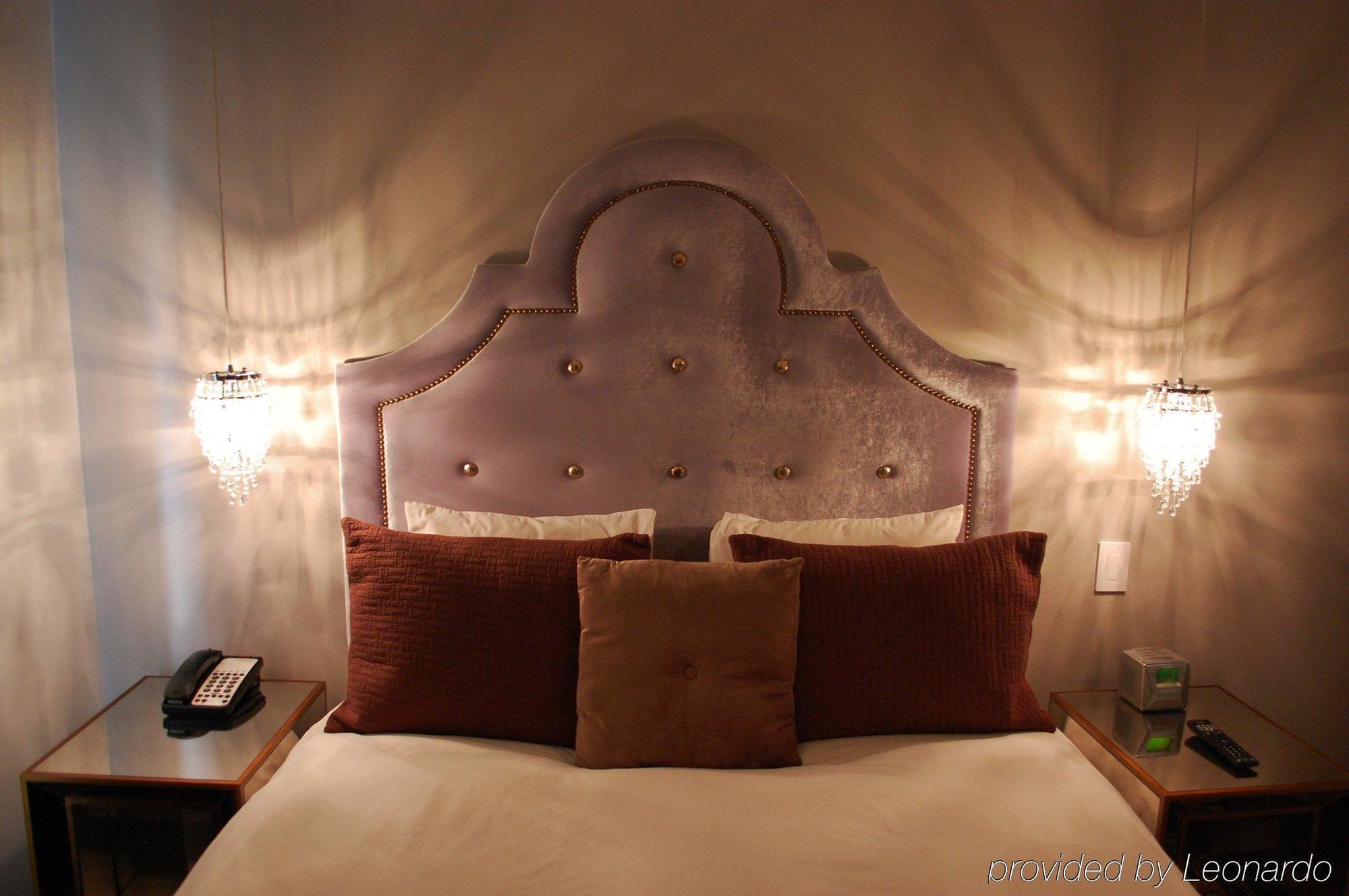 The Crescent Hotel Beverly Hills, Sonder Hotel