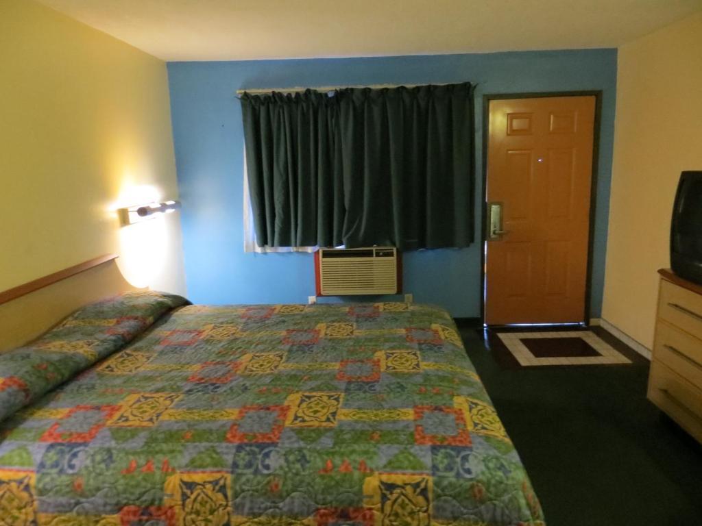 Motel Broadway