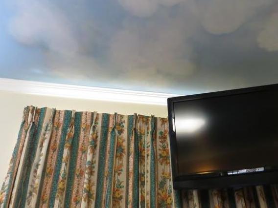 Golden West Manor Motel