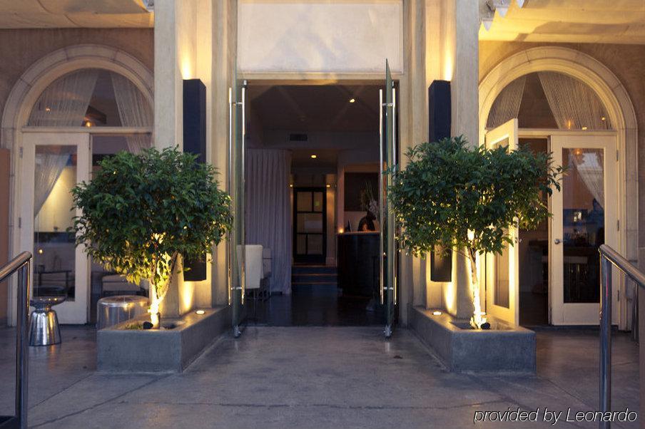 The Crescent Hotel Beverly Hills, Sonder 4*