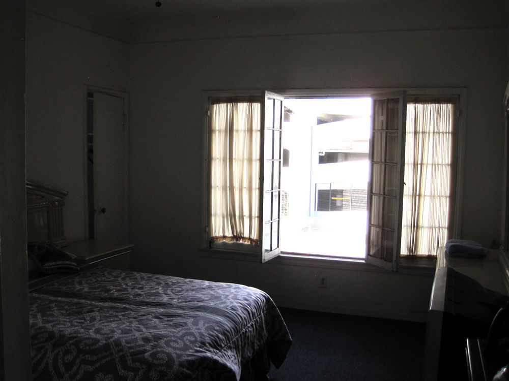 Wilshire Orange Inn