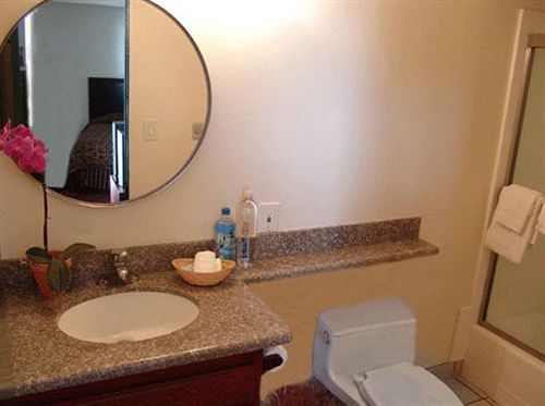 Park Plaza Hotel 3*