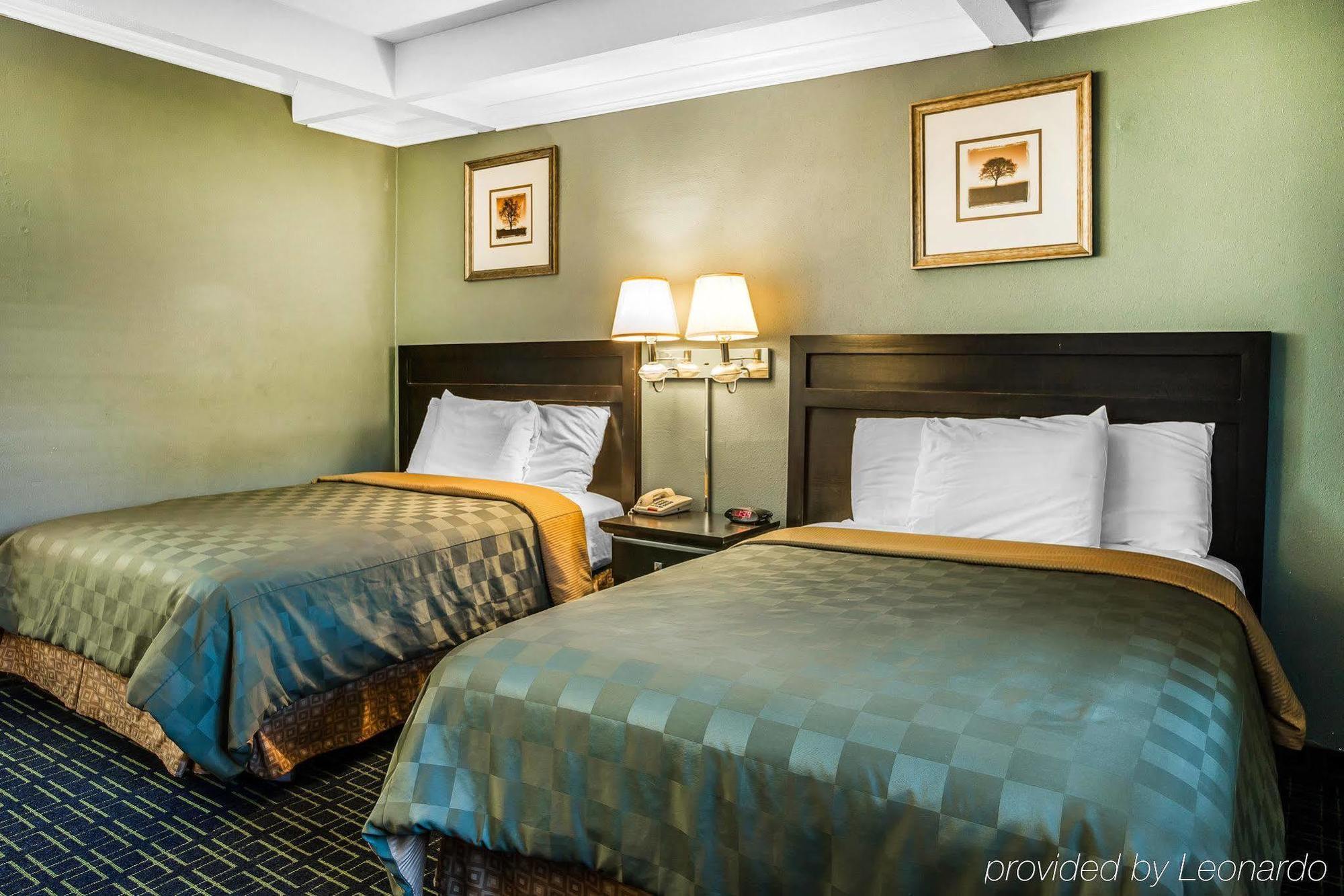 Rodeway Hollywood Motel 2*