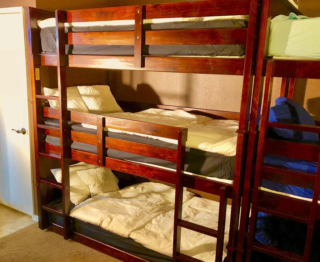 Hostel The Place Just To Sleep *