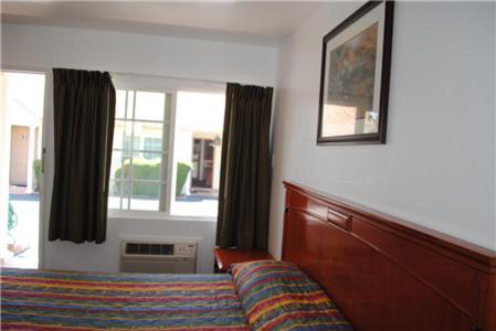 Motel Rose Bowl
